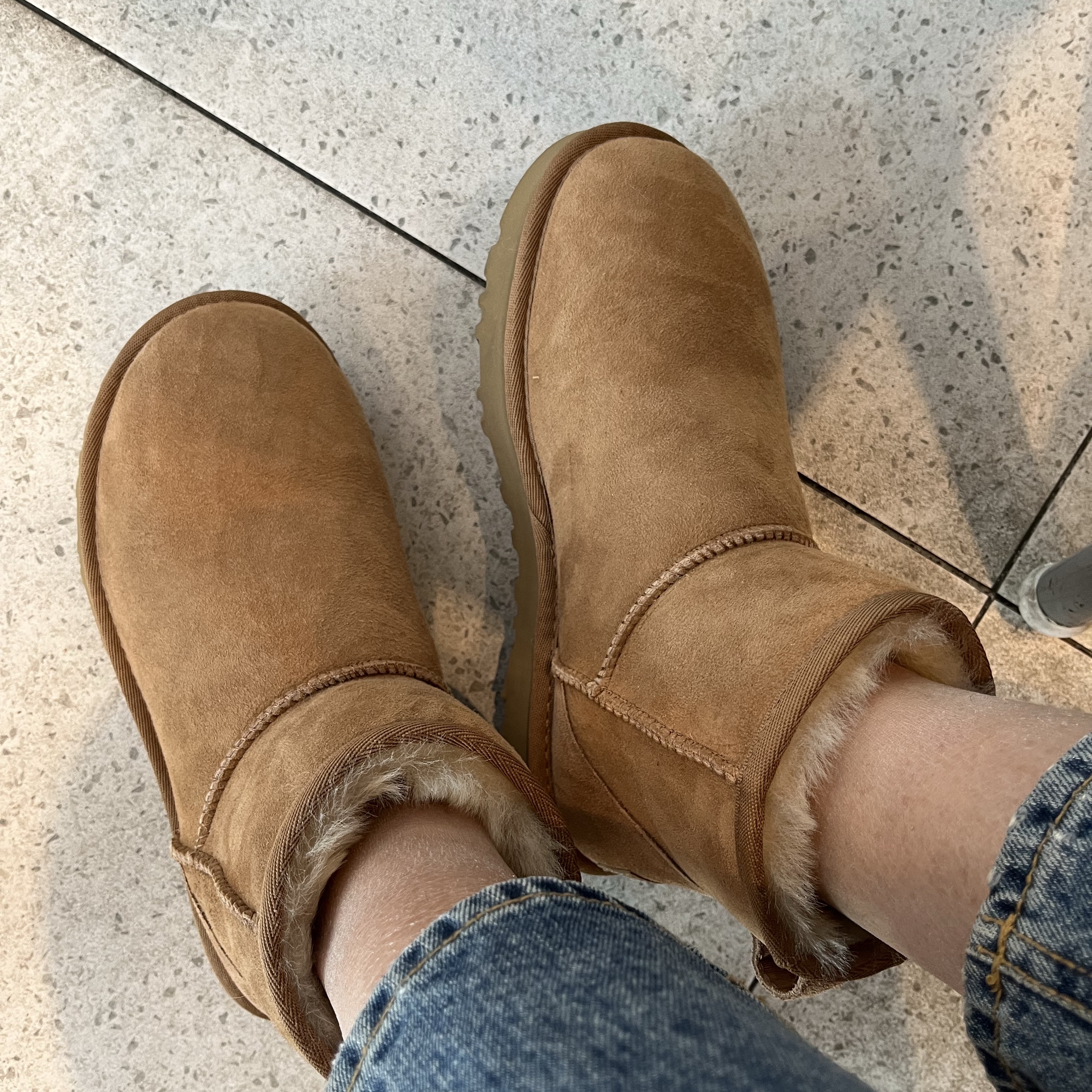 (W) UGG Classic Mini II Boots Chestnut 착용 스타일 - 2