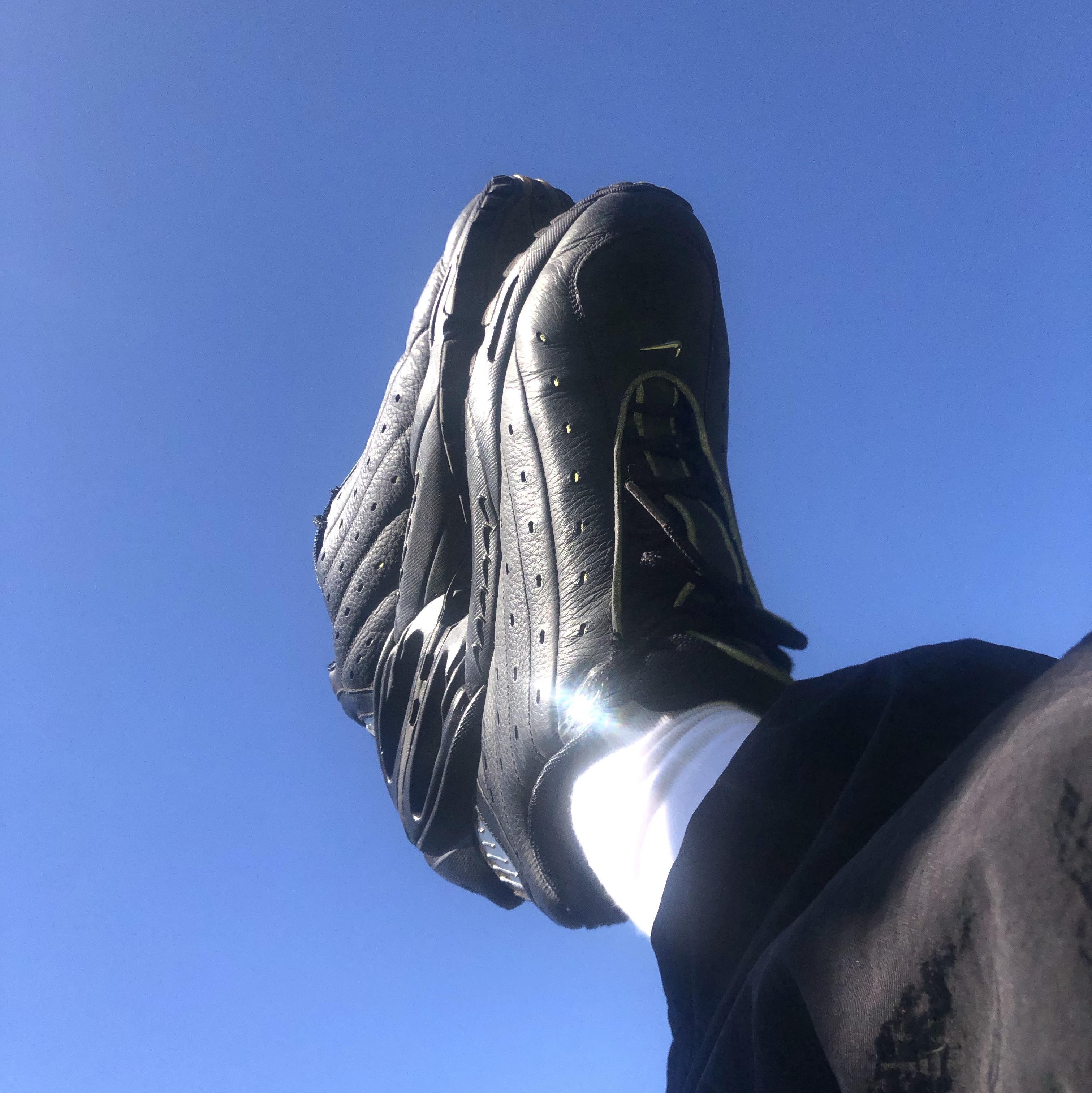 Nike x Drake Nocta Hot Step Air Terra Triple Black 착용 스타일 - 1