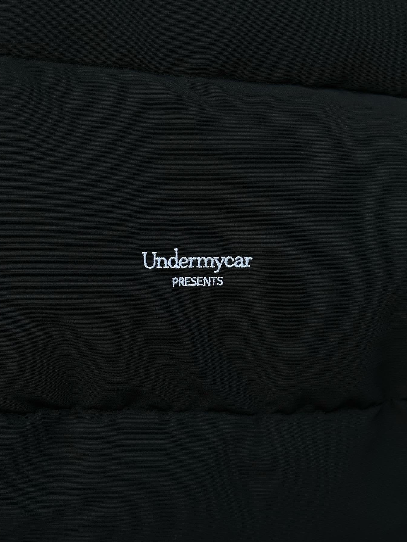 Undermycar Mu.15 Anti Fxxking Logo Play Triple Logo Crop Padding Jacket Black 착용 스타일 - 3