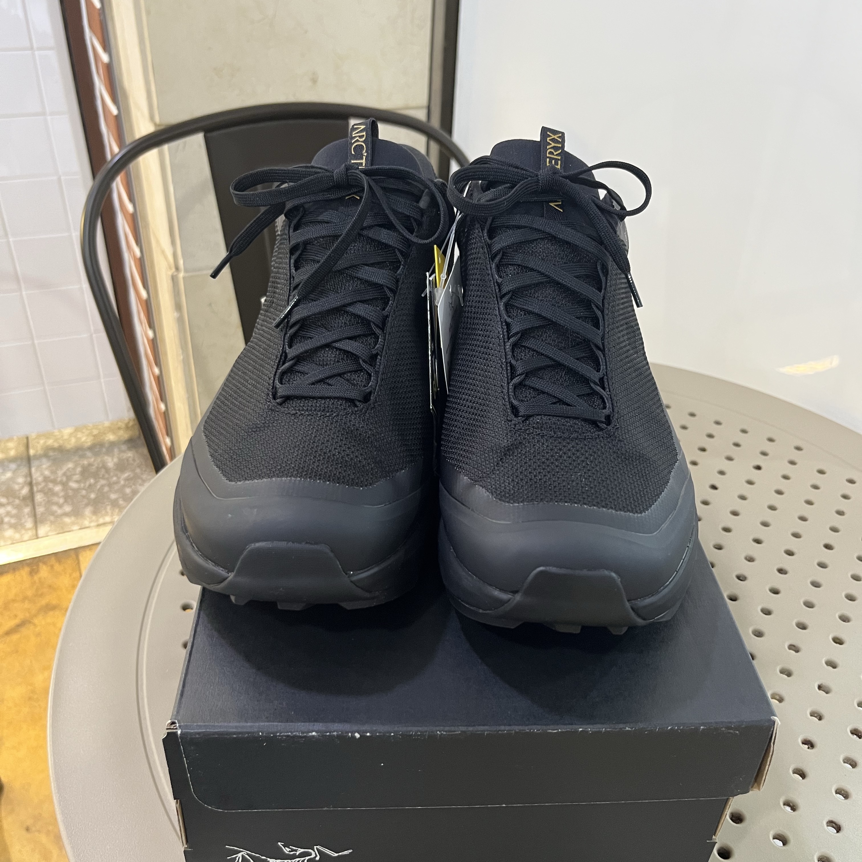 Arc'teryx Aerios FL 2 GTX Black, Arc'teryx Atom LT Hoody Black 착용 스타일 - 3