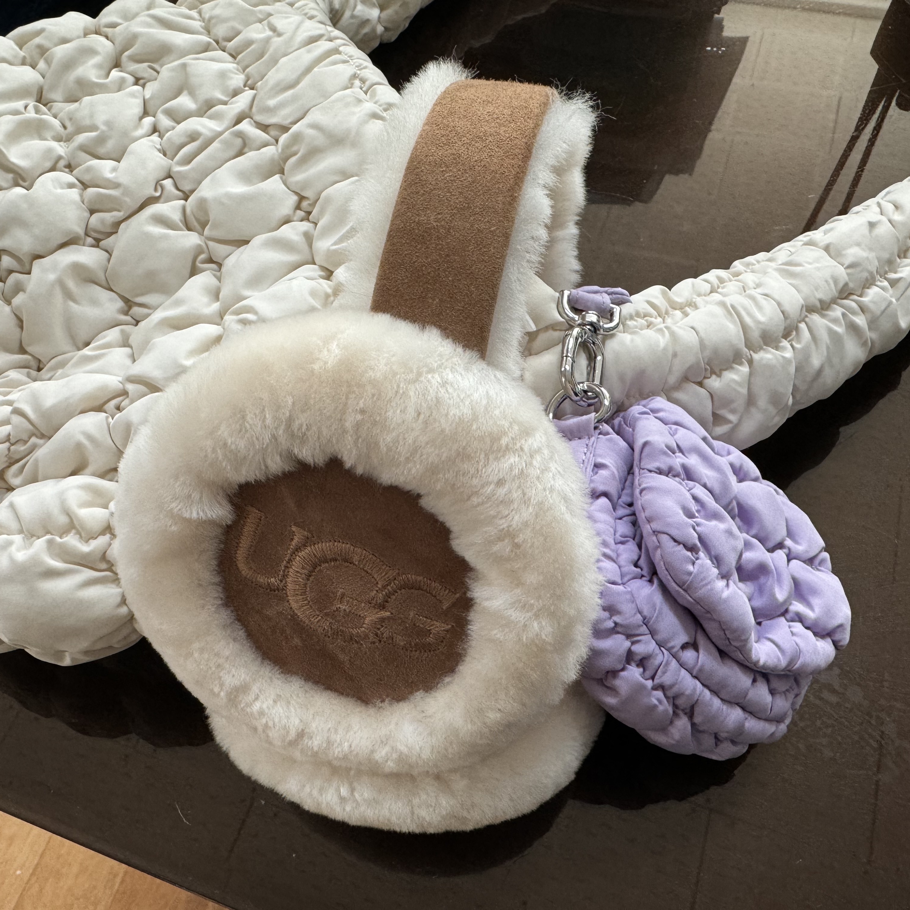 COS Quilted Nano Bag Purple, COS Quilted Messenger Bag Beige 착용 스타일 - 2