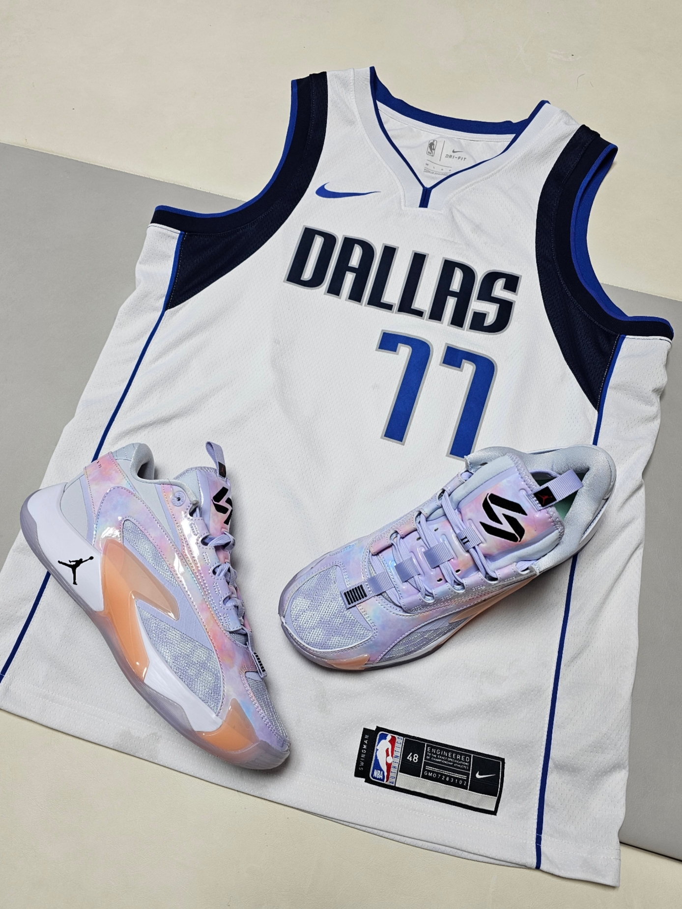 Jordan Luka 2 PF Football Grey Oxygen Purple 착용 스타일 - 1