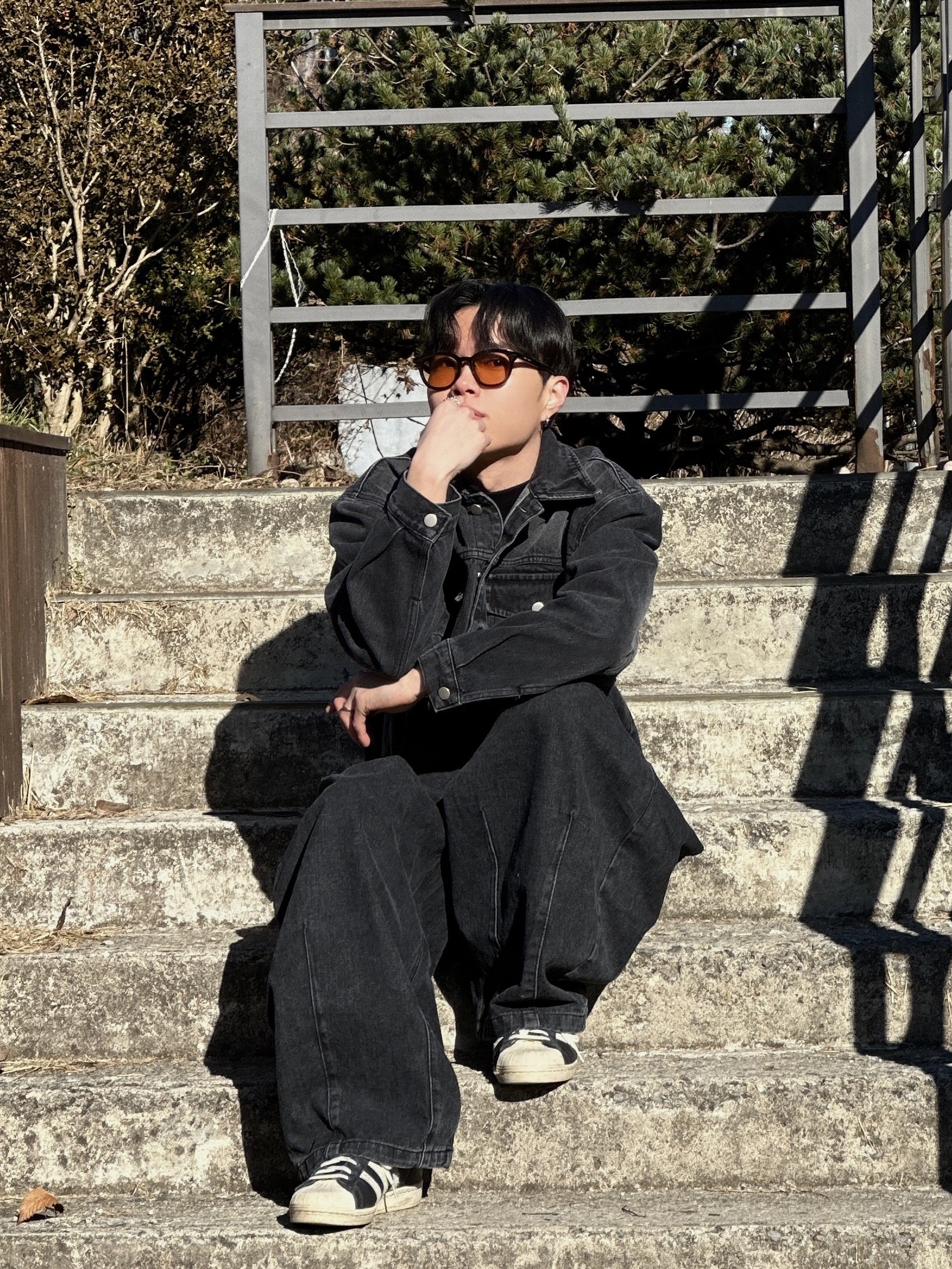 Adidas Superstar 82 Black White 착용 스타일 - 3