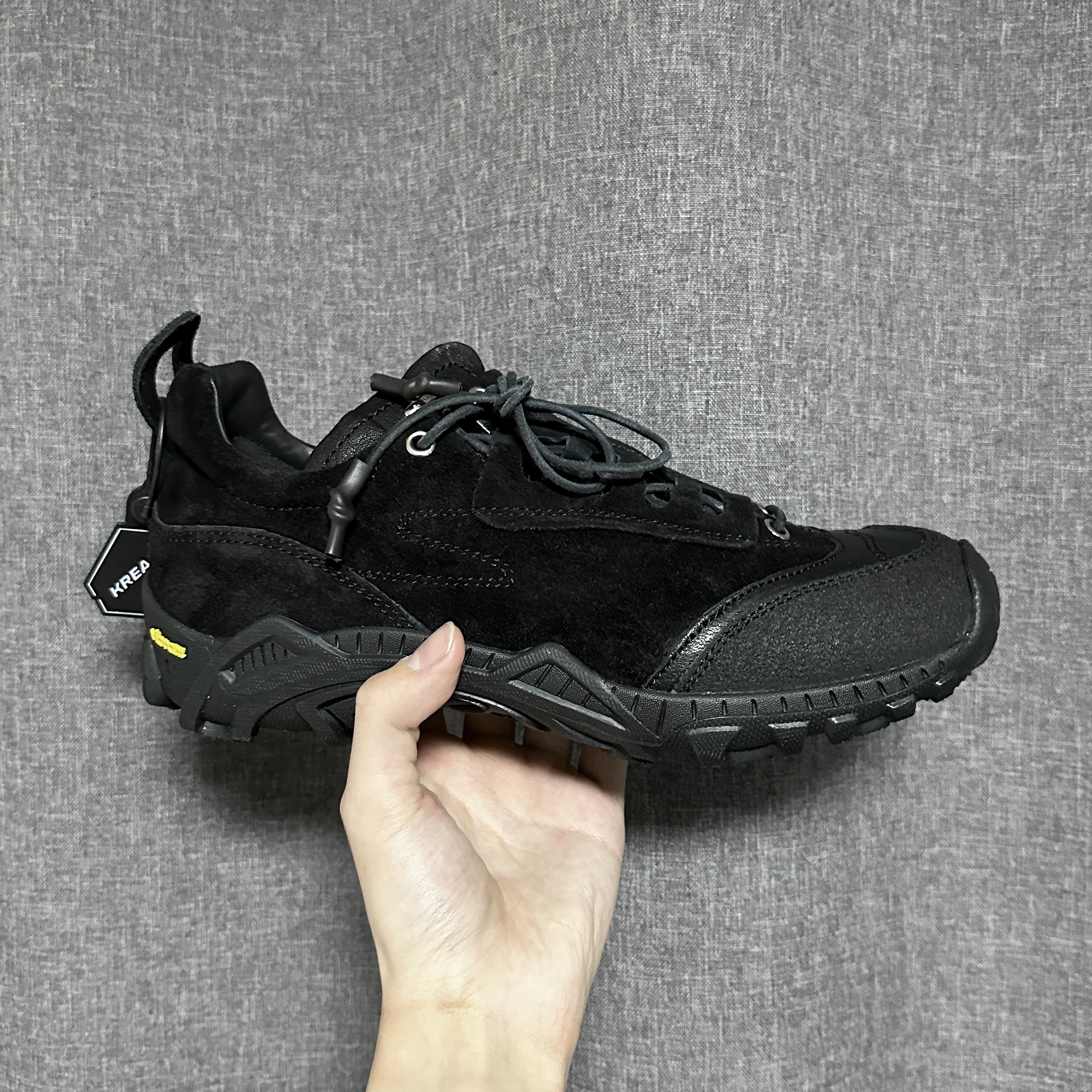 Our Legacy Gabe Stealth Black Leather 착용 스타일 - 3