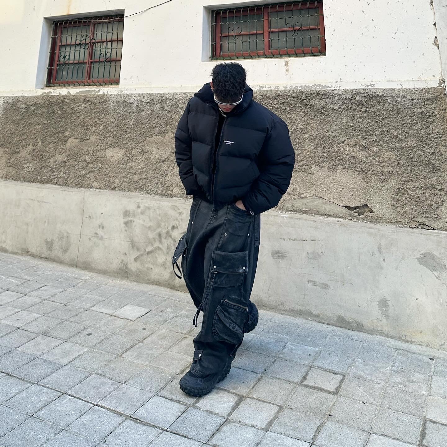 Undermycar Mu.15 Anti Fxxking Logo Play Triple Logo Crop Padding Jacket Black, Balenciaga Defender Sneakers Black 착용 스타일 - 4