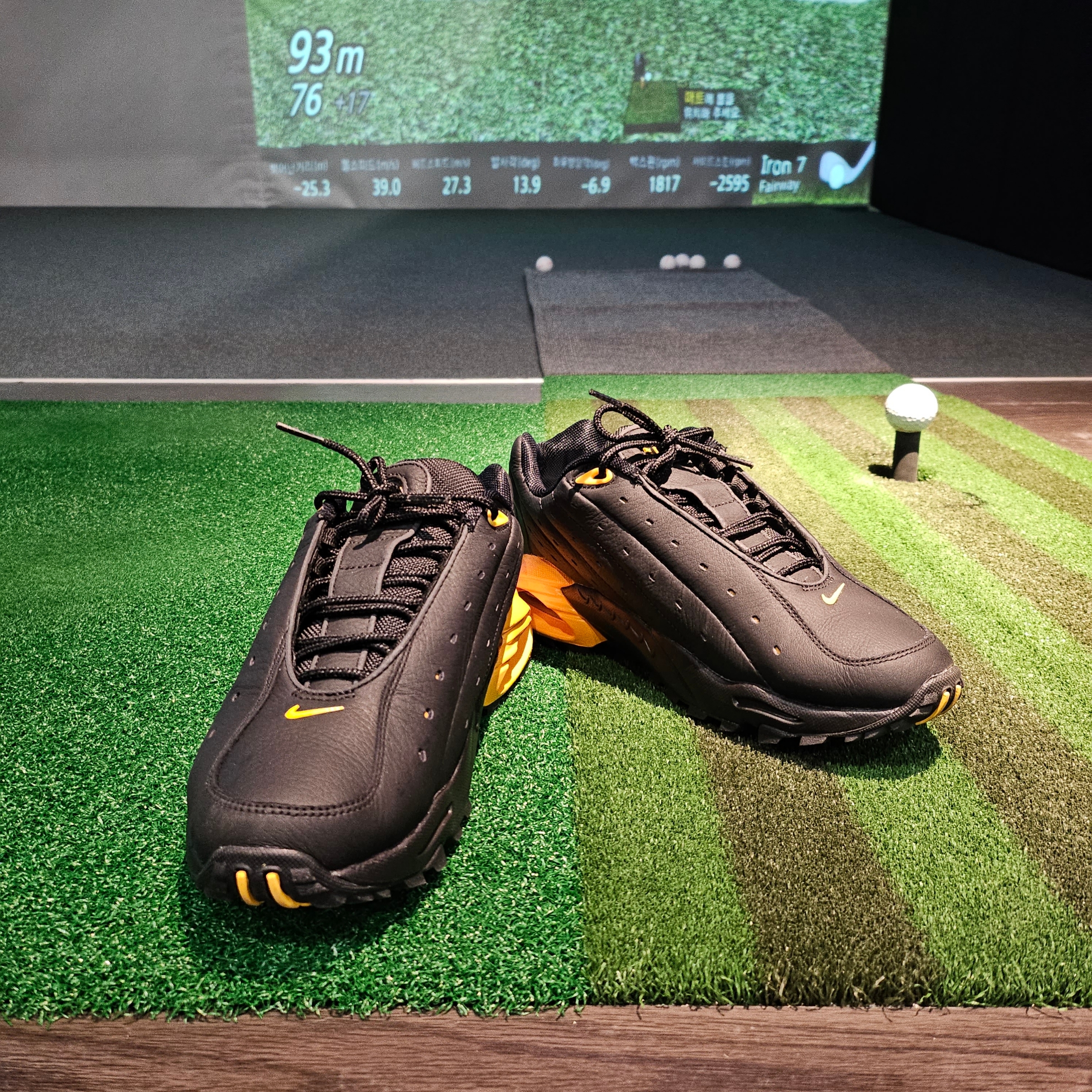 Nike x Drake Nocta Hot Step Air Terra Black and Yellow 착용 스타일