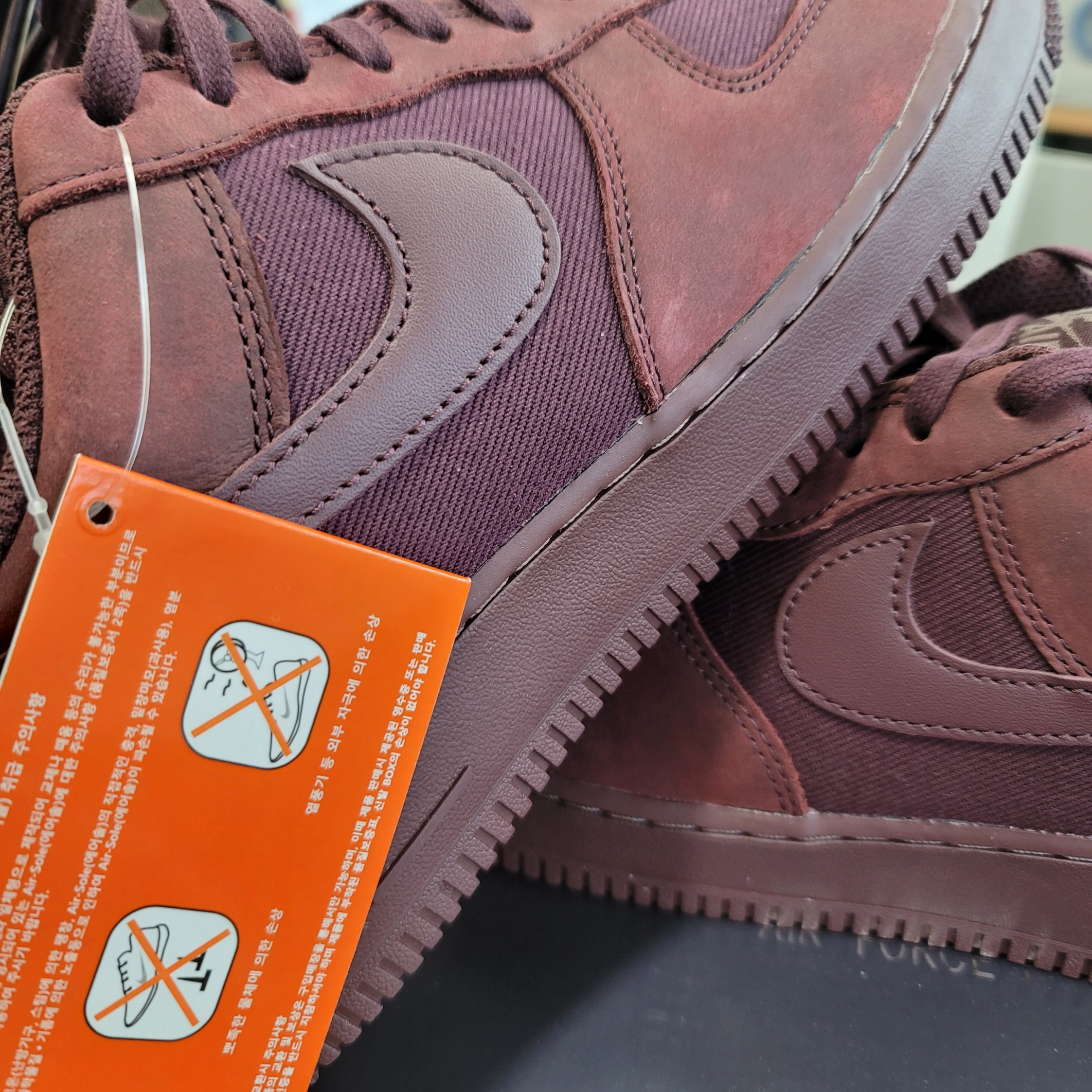 Nike Air Force 1 '07 LX Burgundy Crush 착용 스타일 - 3