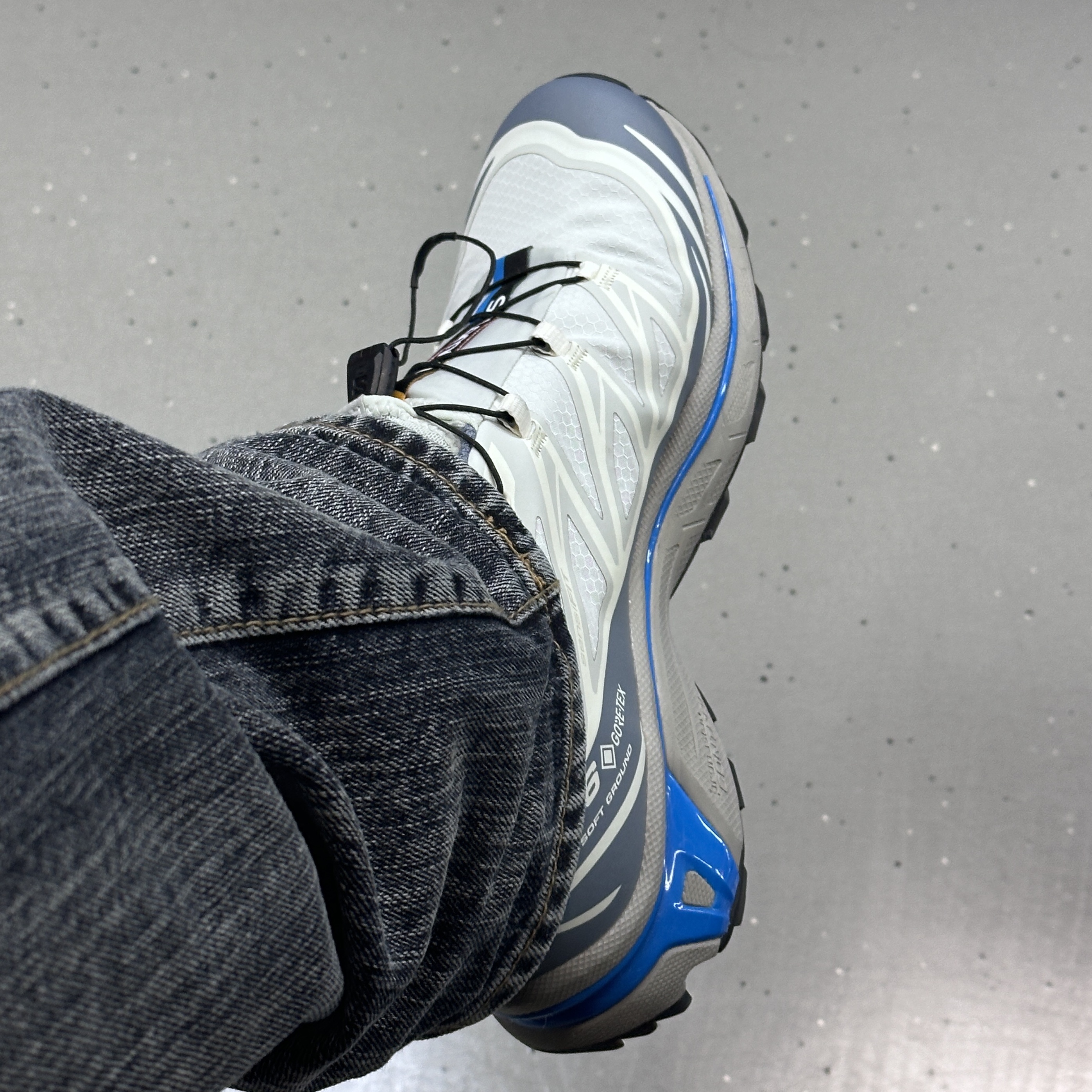 Salomon XT-6 GTX Metal Flint Stone 착용 스타일