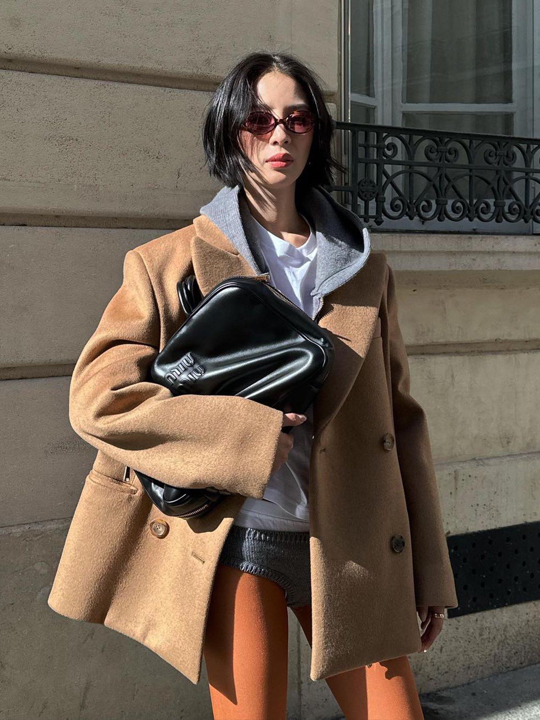 Dior Large Toujours Bag Macrocannage Calfskin Black, Bottega Veneta Large Hop Fondant 착용 스타일 - 5