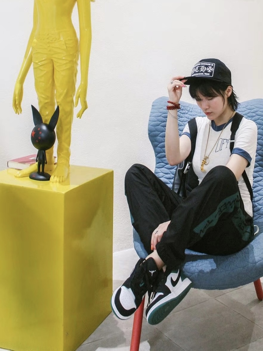 (GS) Jordan 1 Low Black Mystic Green 착용 스타일 - 1
