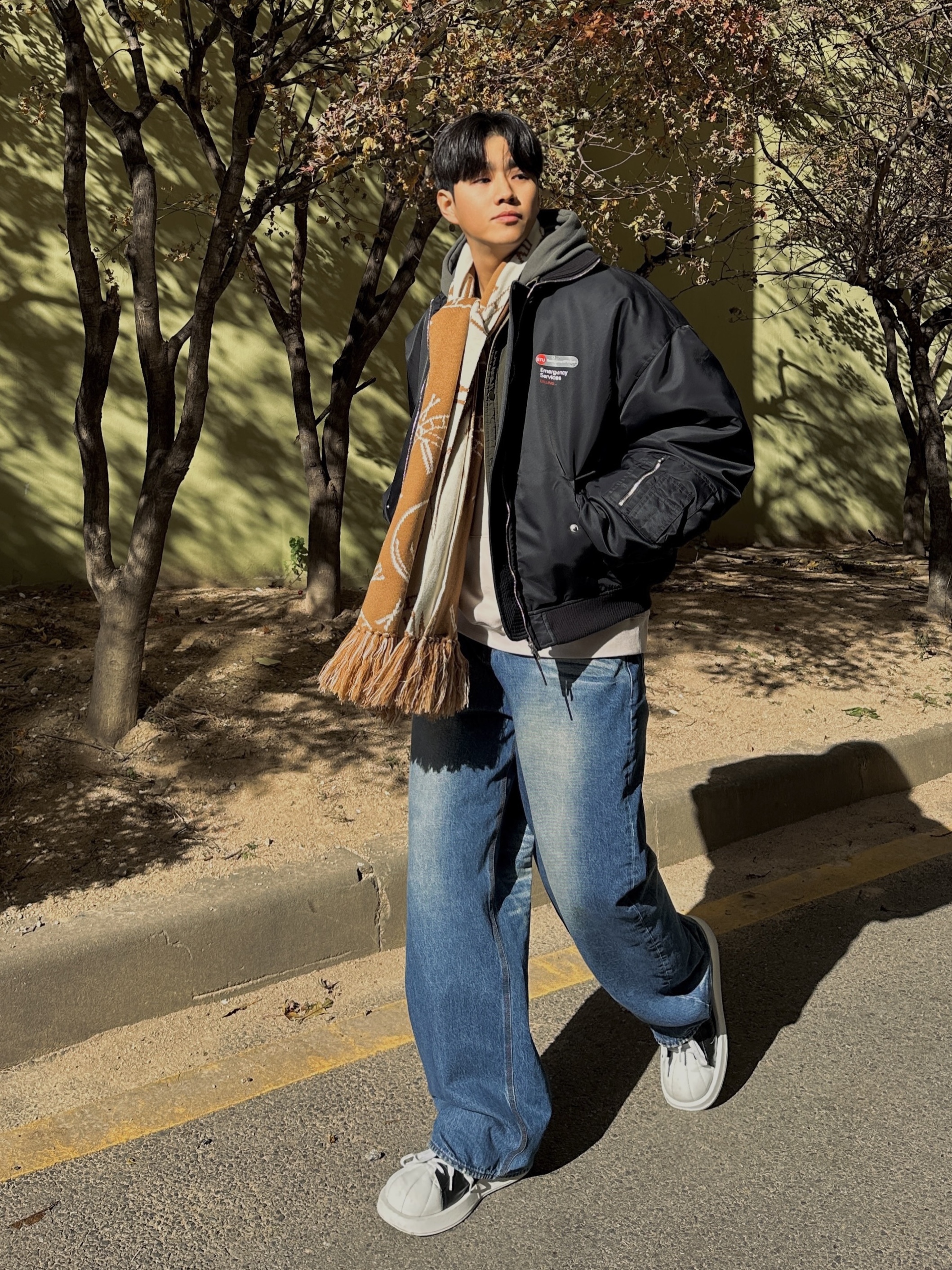 [KREAM 단독] STU Overfit Collar Bomber Black 착용 스타일 - 1