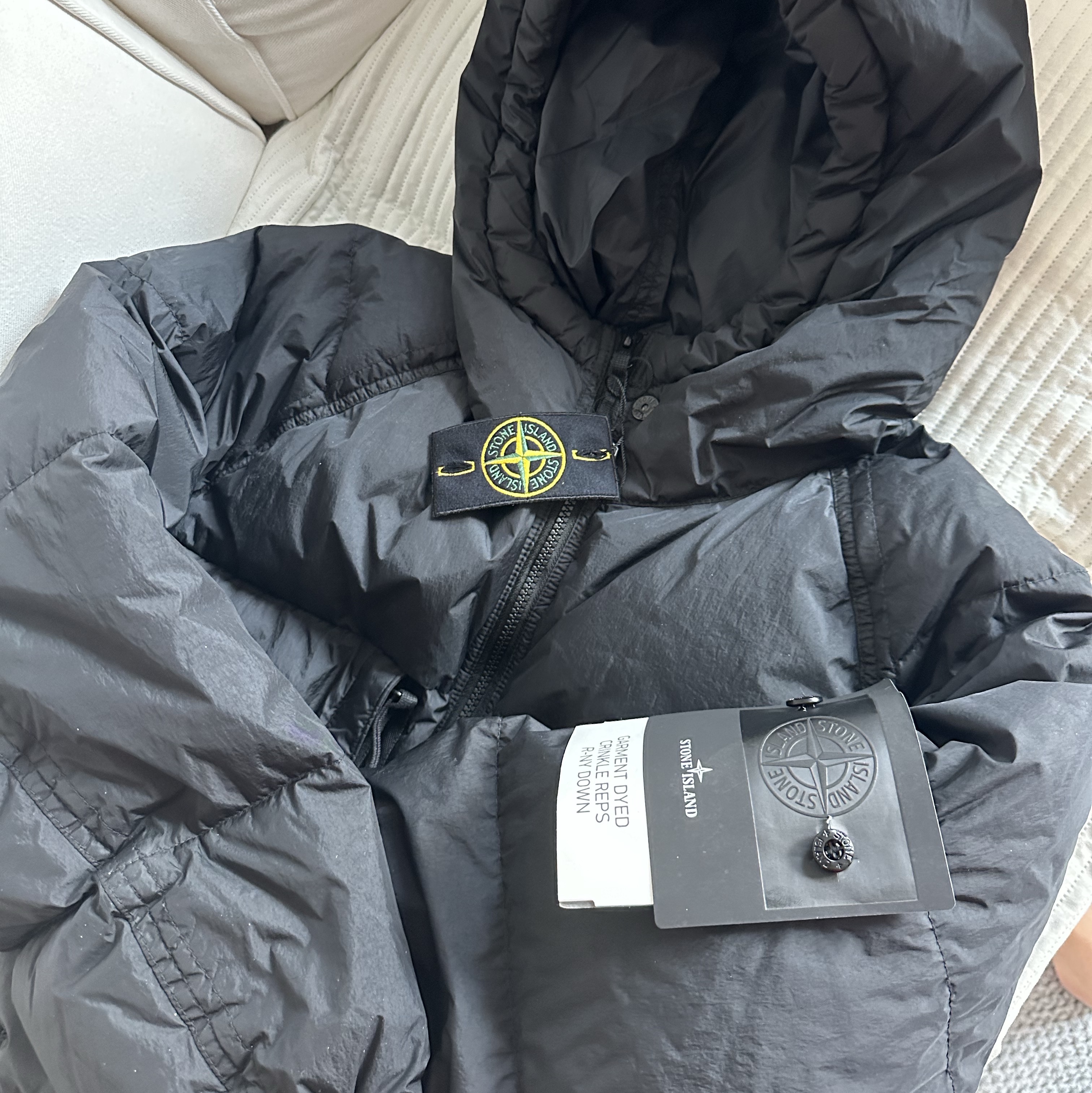 Stone Island 40723 Garment Dyed Crinkle Reps Recycled Nylon Hooded Down Jacket Black - 23FW 착용 스타일