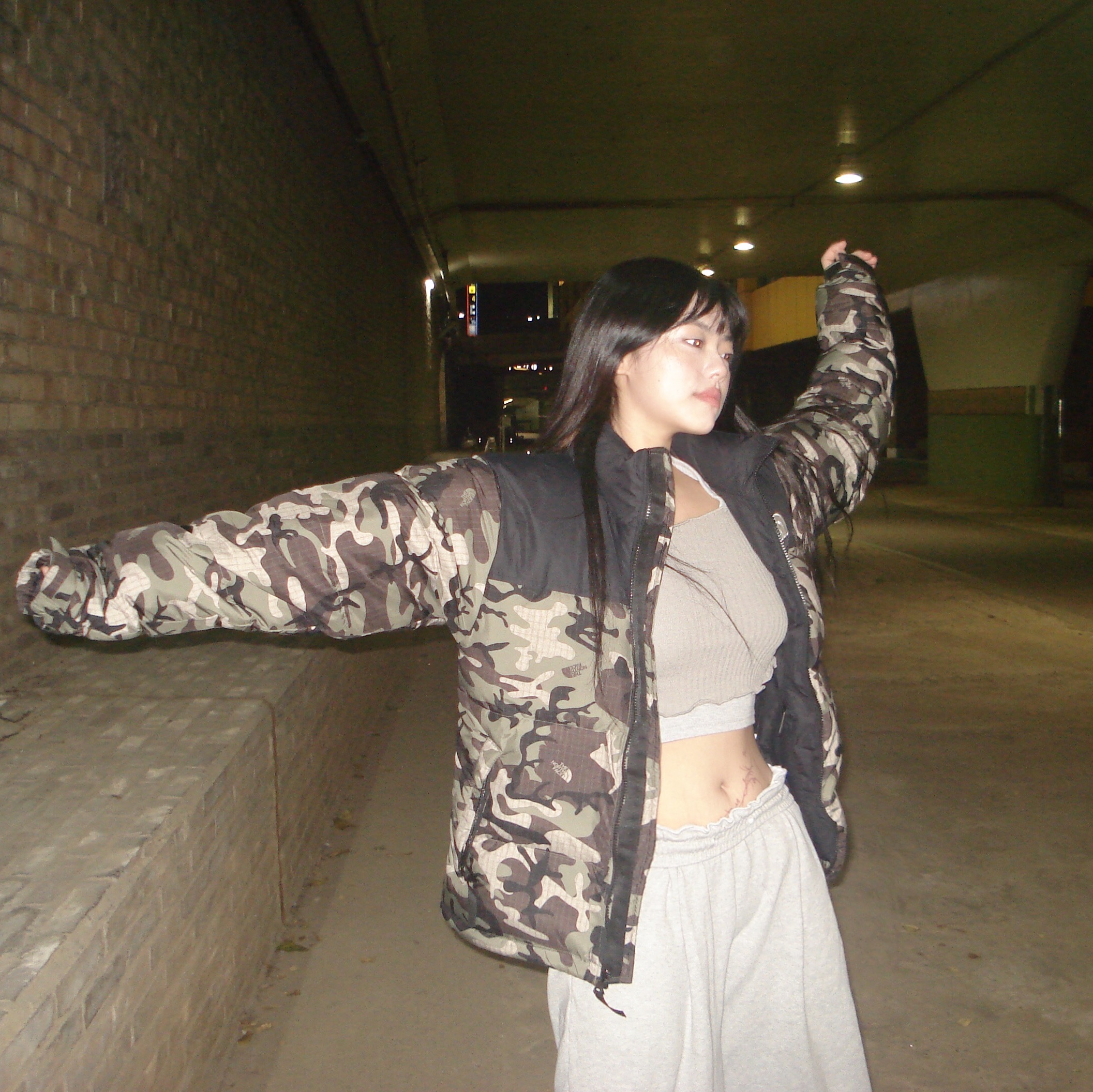 The North Face 1996 Novelty Nuptse Jacket Khaki 착용 스타일 - 2