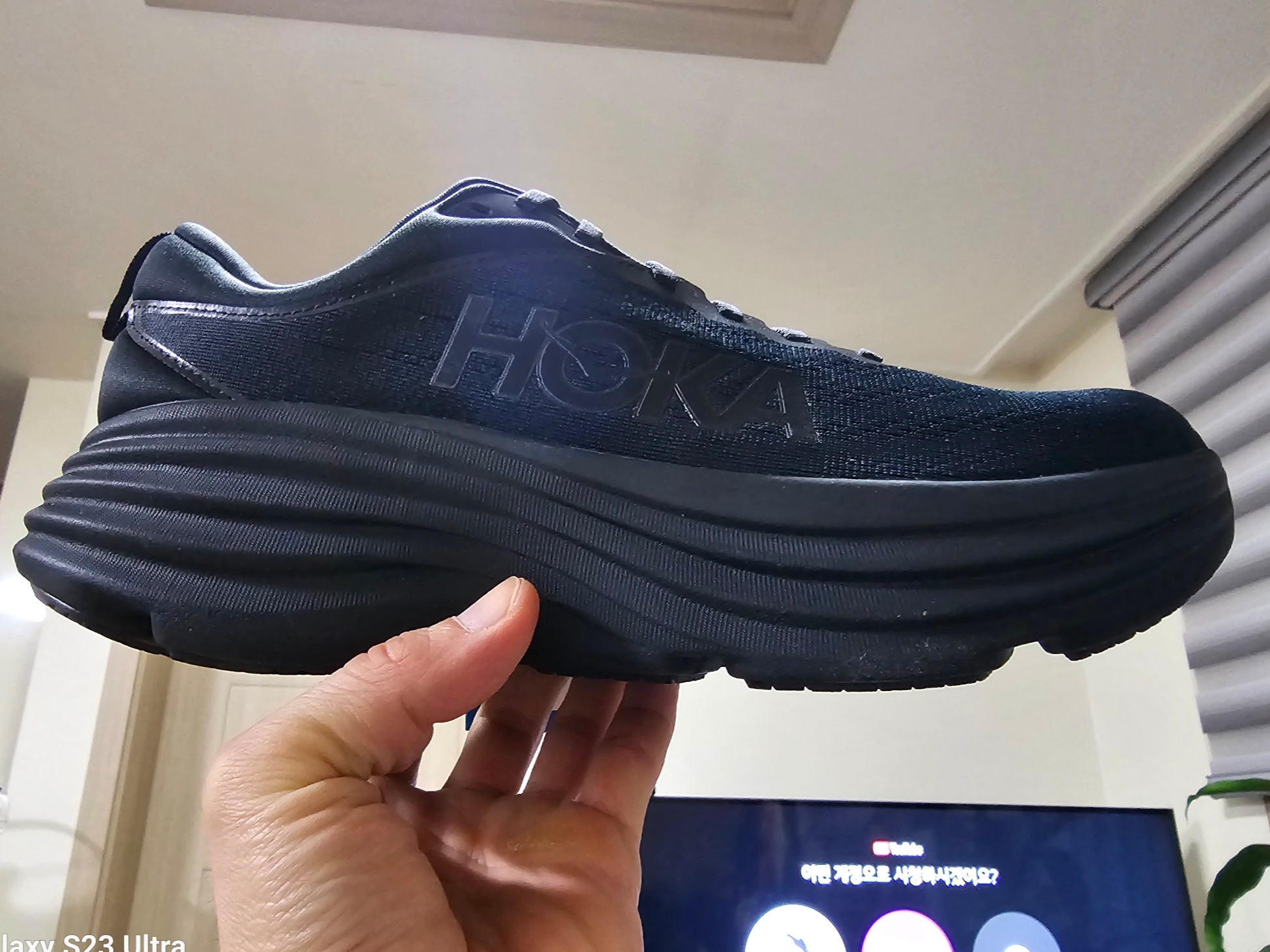 Hoka Bondi 8 Black - Regular 착용 스타일