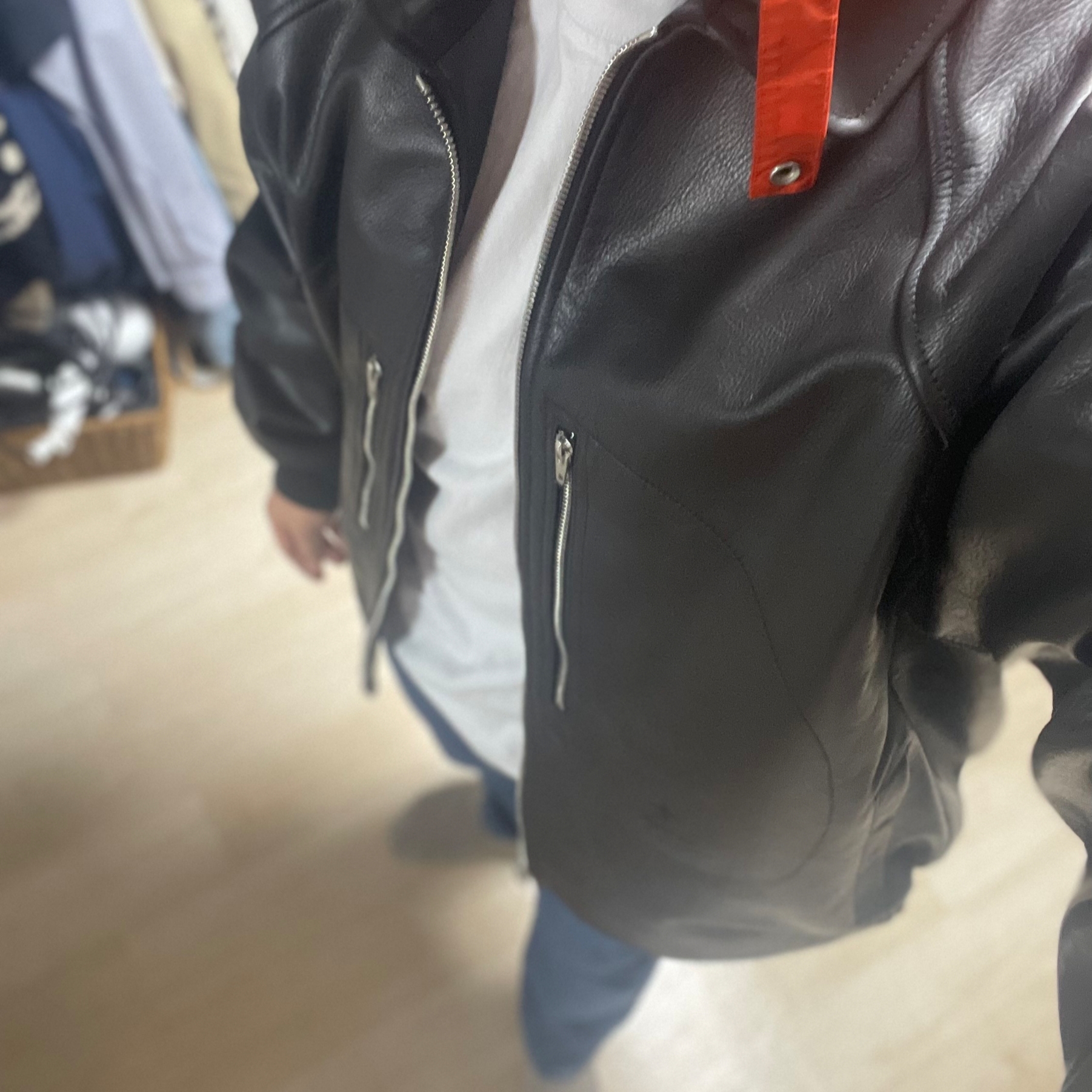 Supreme x Stone Island Leather Bomber Jacket Black - 23FW 착용 스타일 - 2