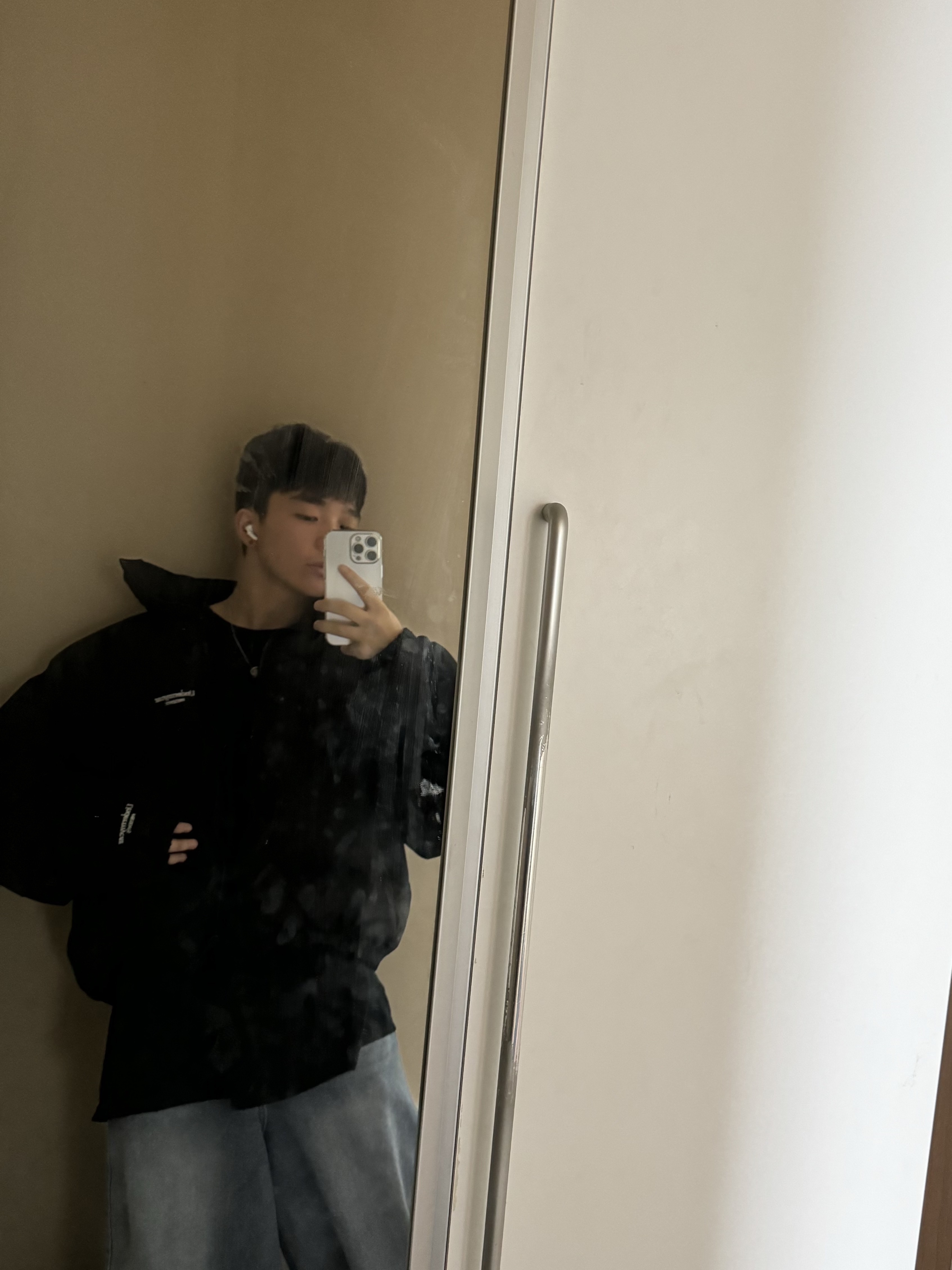 Undermycar Mu.15 Anti Fxxking Logo Play Triple Logo Crop Padding Jacket Black 착용 스타일