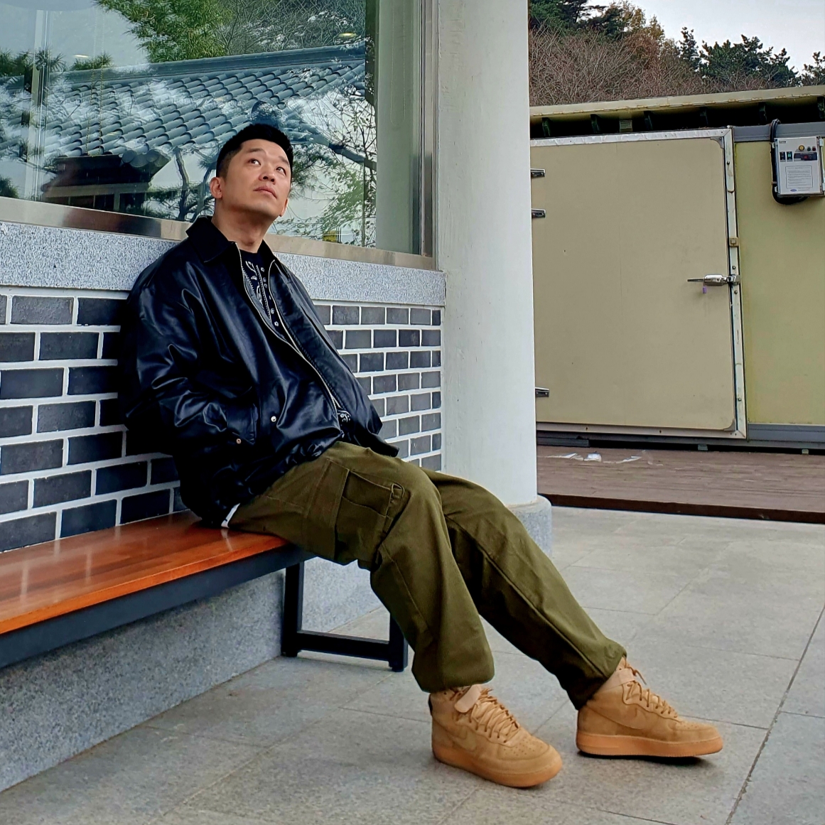 Nike Air Force 1 High Flax 착용 스타일 - 1