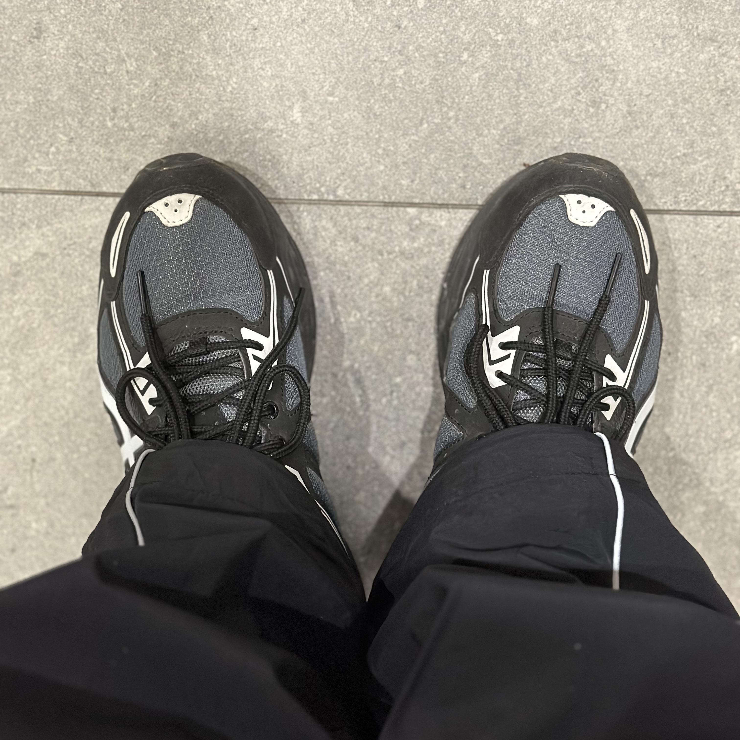 Asics Gel-Venture 6 Carrier Grey 착용 스타일 - 1