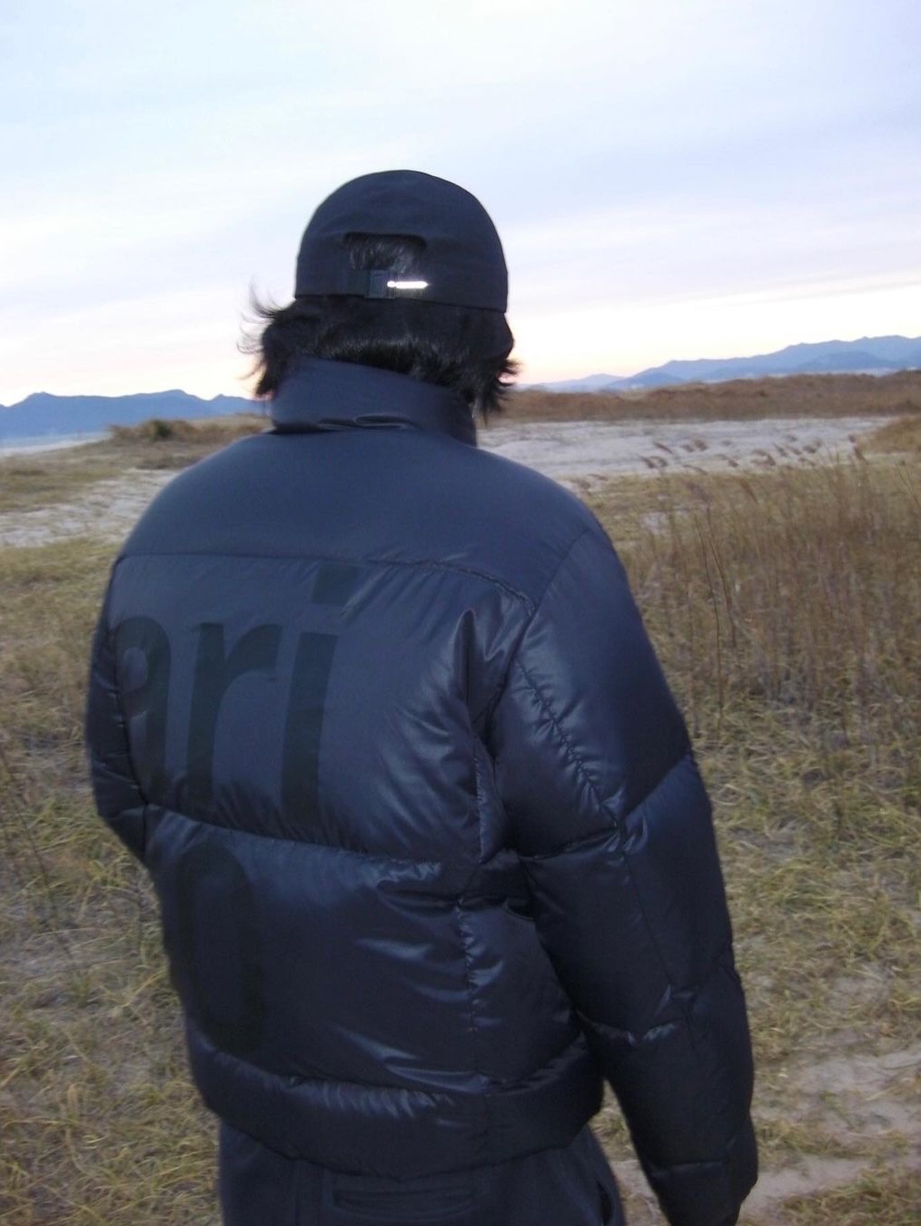 [KREAM 단독] Safarispot Basic Safari Down Jacket Black 착용 스타일 - 1