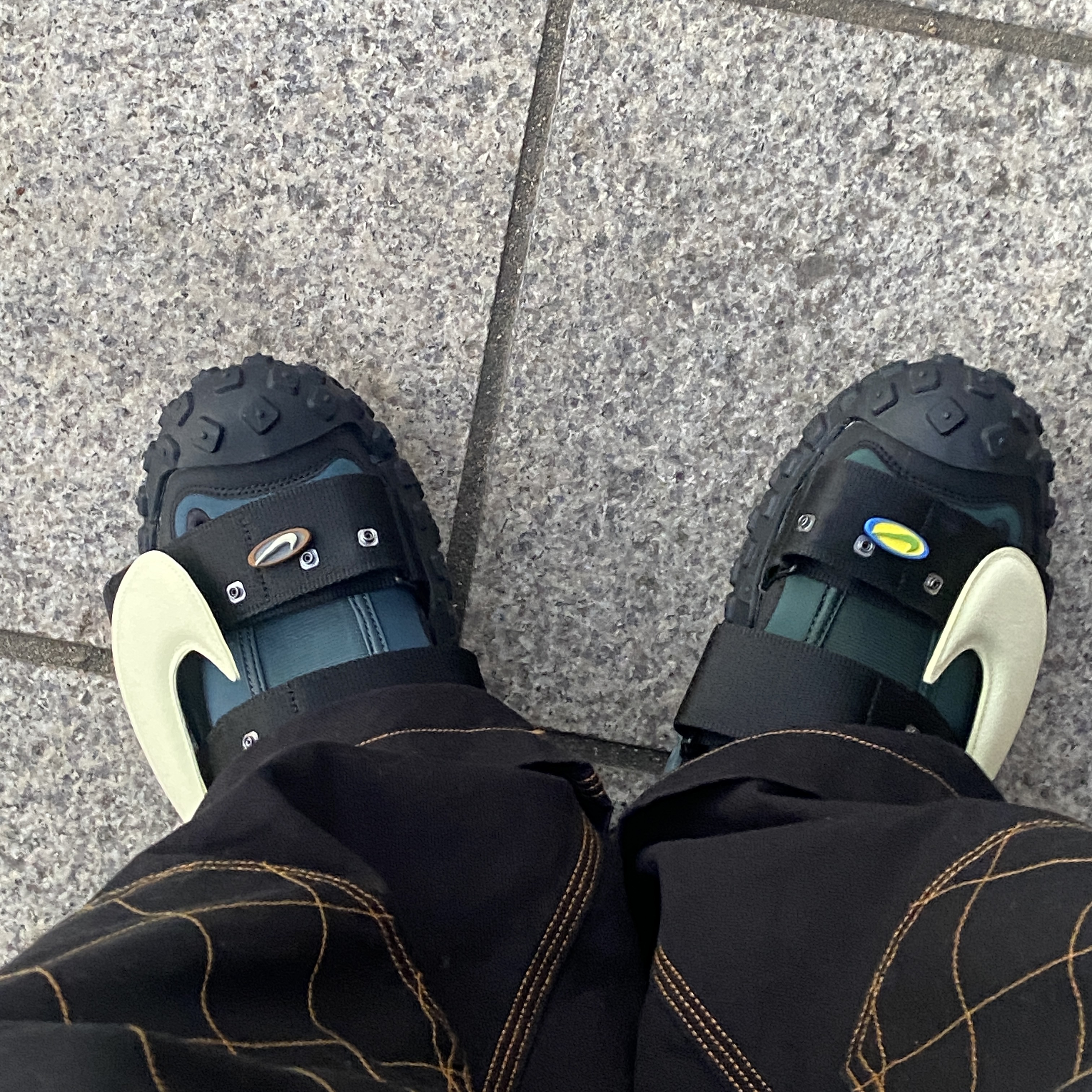 Kapital Thin Canvas Wide Lumbar Pants Black, Palace Dog Ear Shell 6-Panel Black - 21FW 착용 스타일 - 3