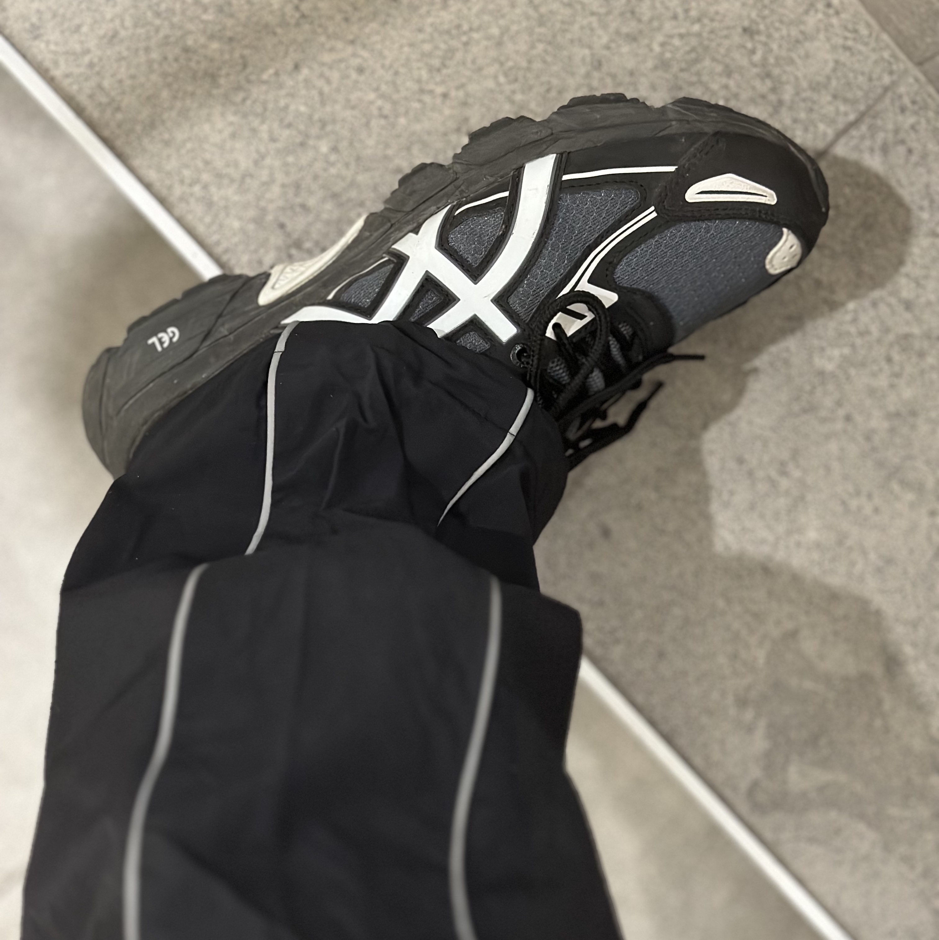 Asics Gel-Venture 6 Carrier Grey 착용 스타일 - 2