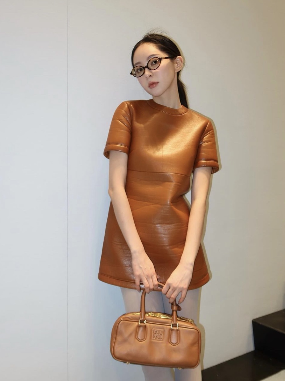 (W) Miu Miu Regard sunglasses Blue Lenses Honey Tortoiseshell Acetate Alternative fit 착용 스타일