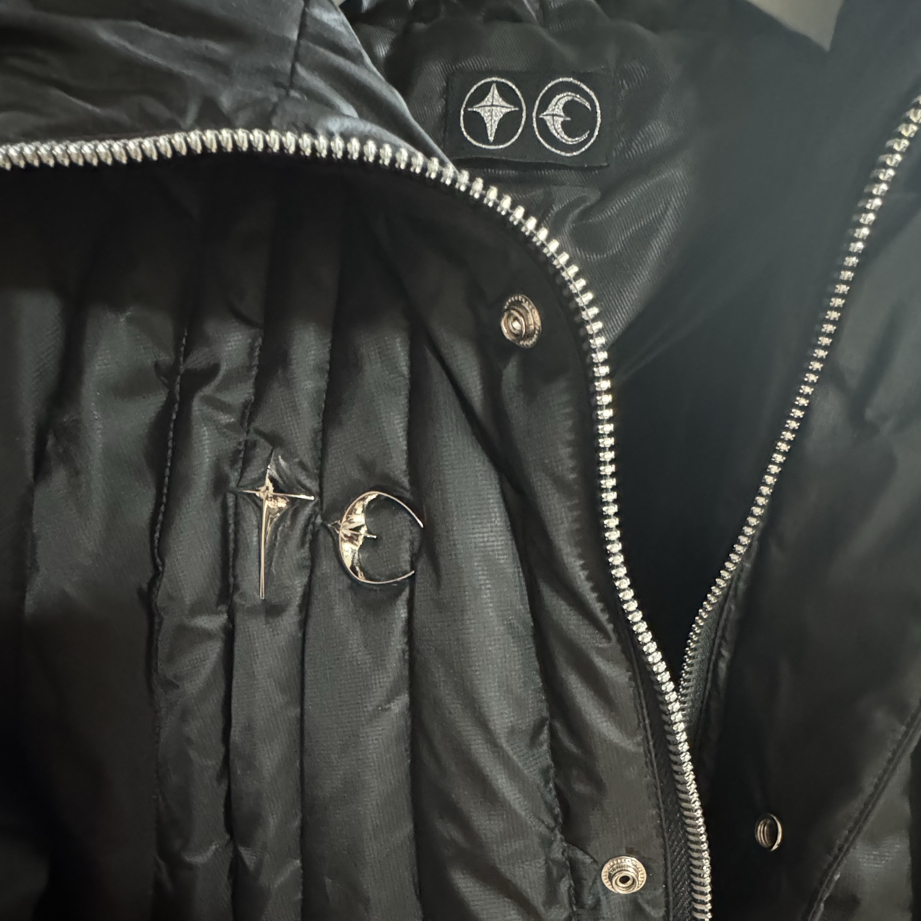 Thug Club Cave Down Jacket Black 착용 스타일