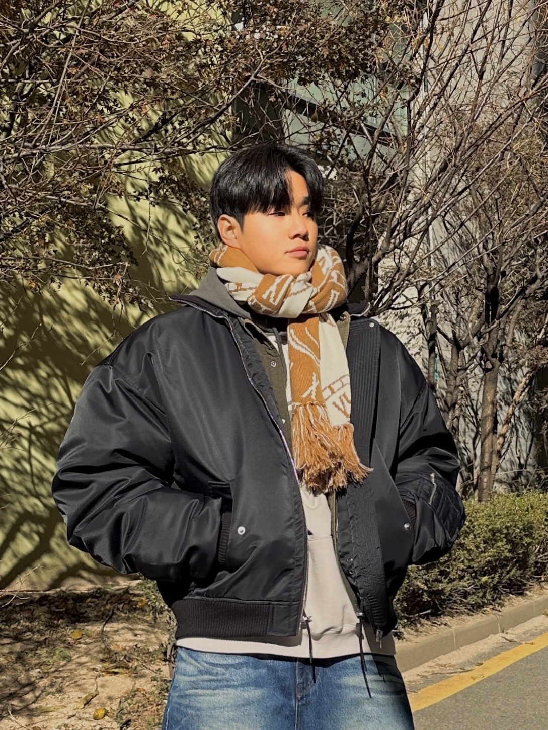 [KREAM 단독] STU Overfit Collar Bomber Black 착용 스타일 - 3