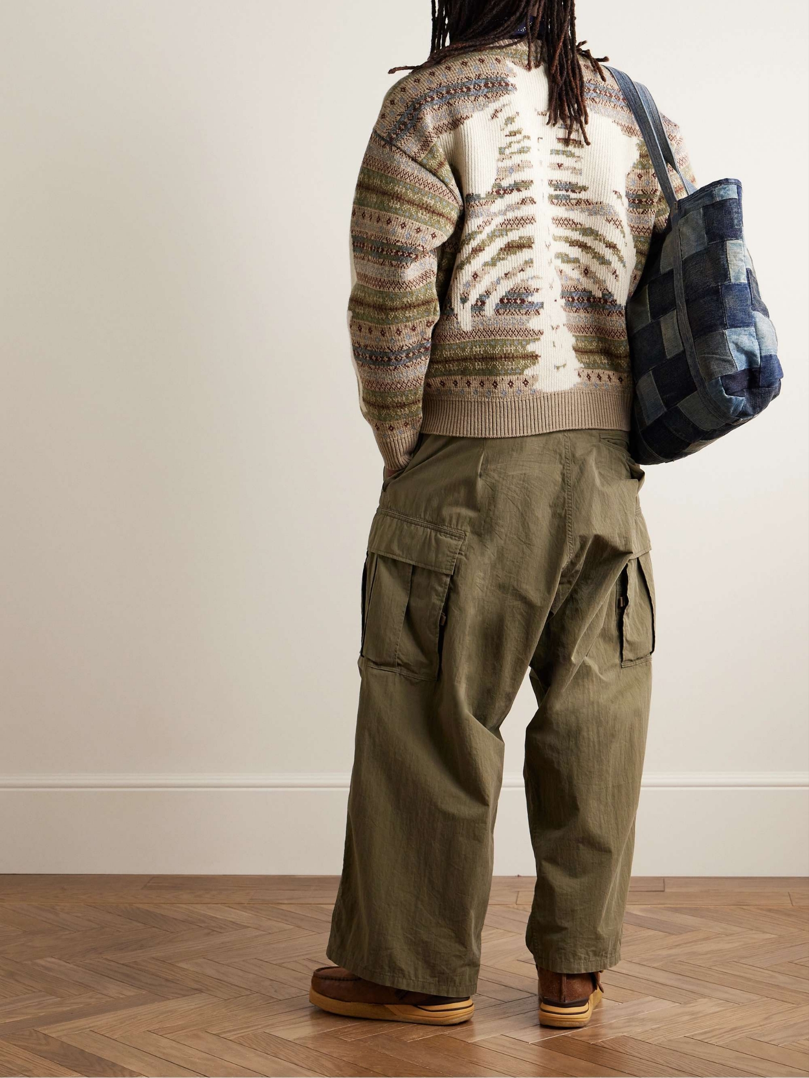 Kapital 7G Wool Fair Isle Bone Crewneck Sweater Saxophone 착용 스타일