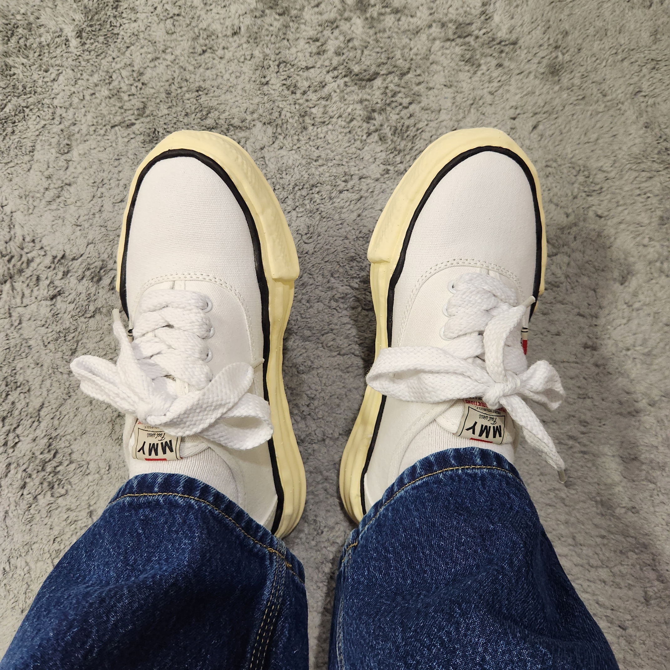 Maison Mihara Yasuhiro Baker OG Sole OD Canvas Low-top Sneakers White 착용 스타일