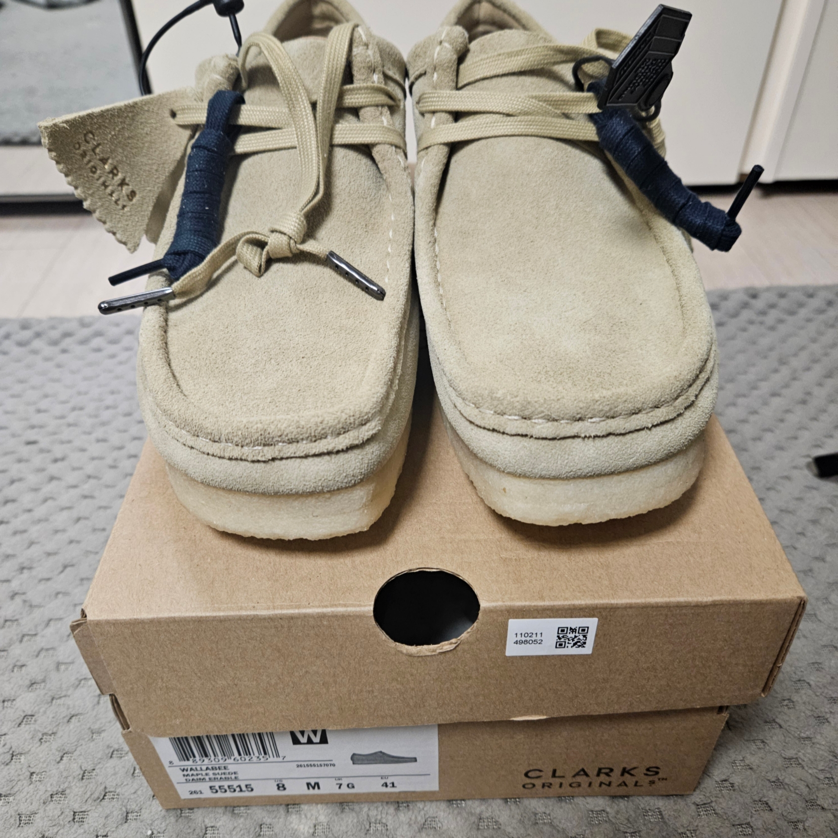 Clarks Wallabee Maple Suede 착용 스타일 - 1