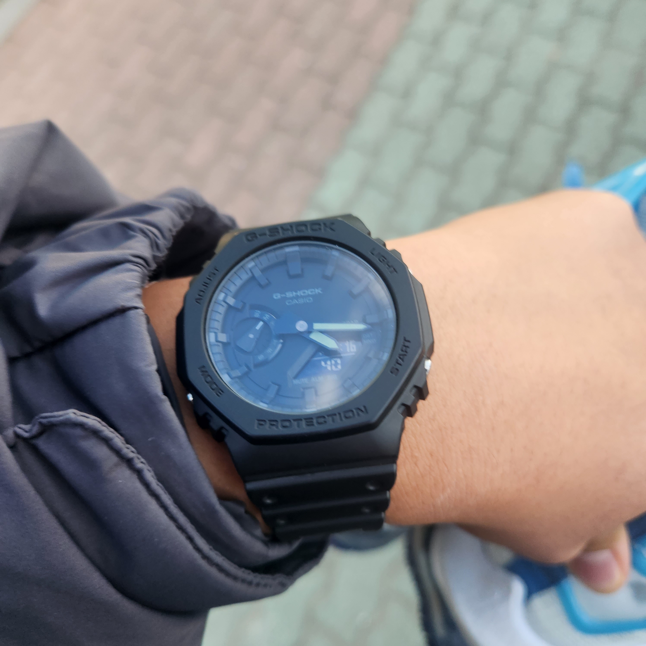 Casio G-Shock GA-2100-1A1 착용 스타일