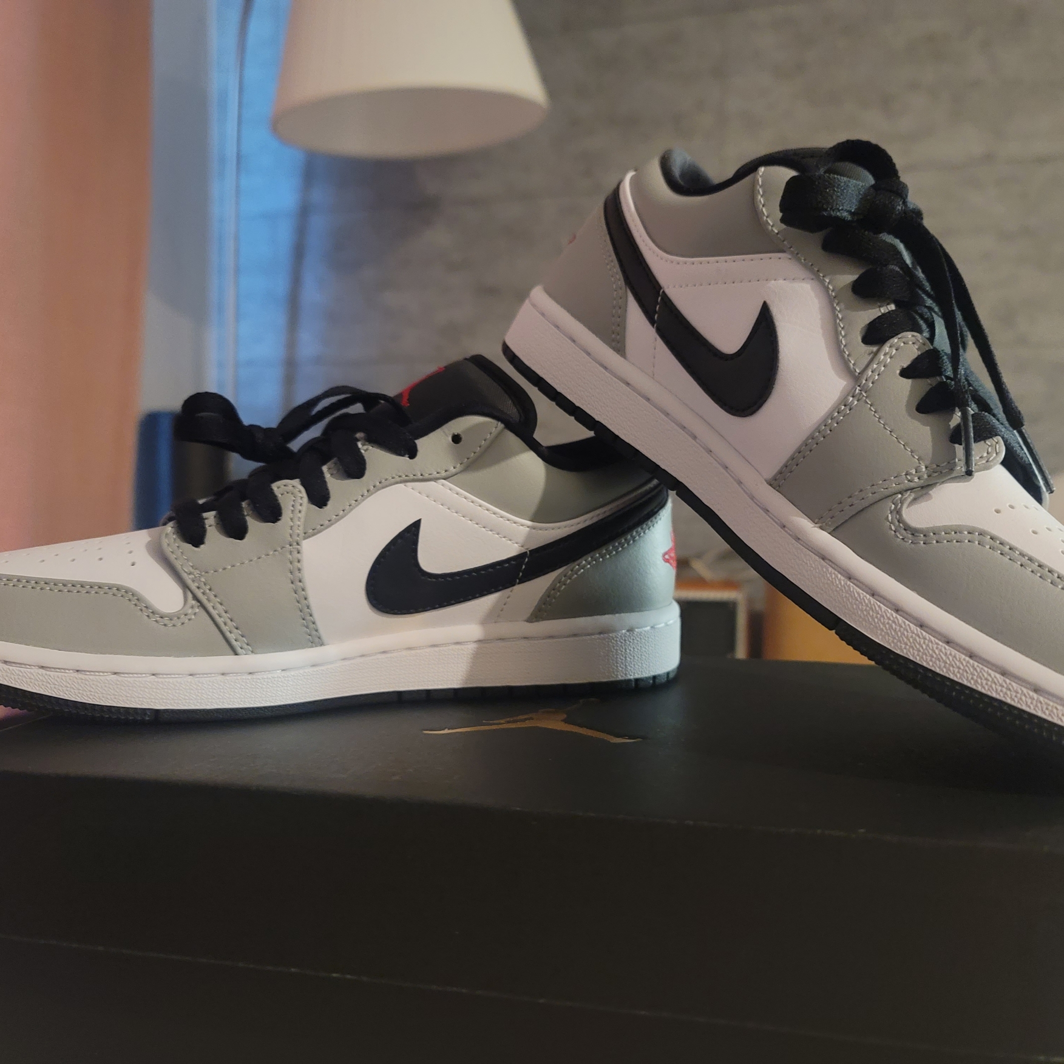 Jordan 1 Low Light Smoke Grey 착용 스타일 - 2
