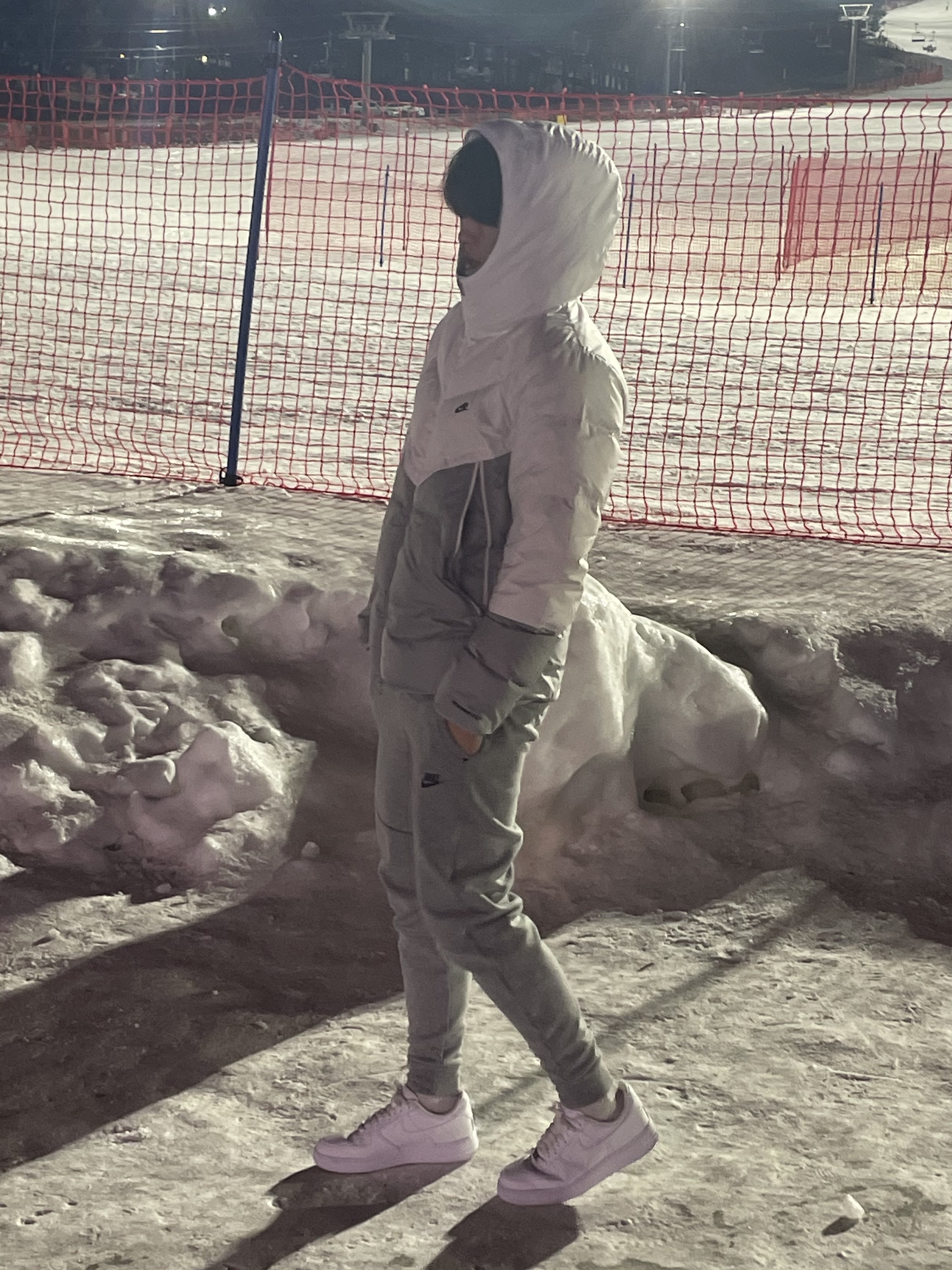 Nike NSW Storm-Fit Windrunner Down Vest Light Smoke Grey, Nike NSW Storm-Fit Windrunner Hoodie Jacket Black 착용 스타일 - 5
