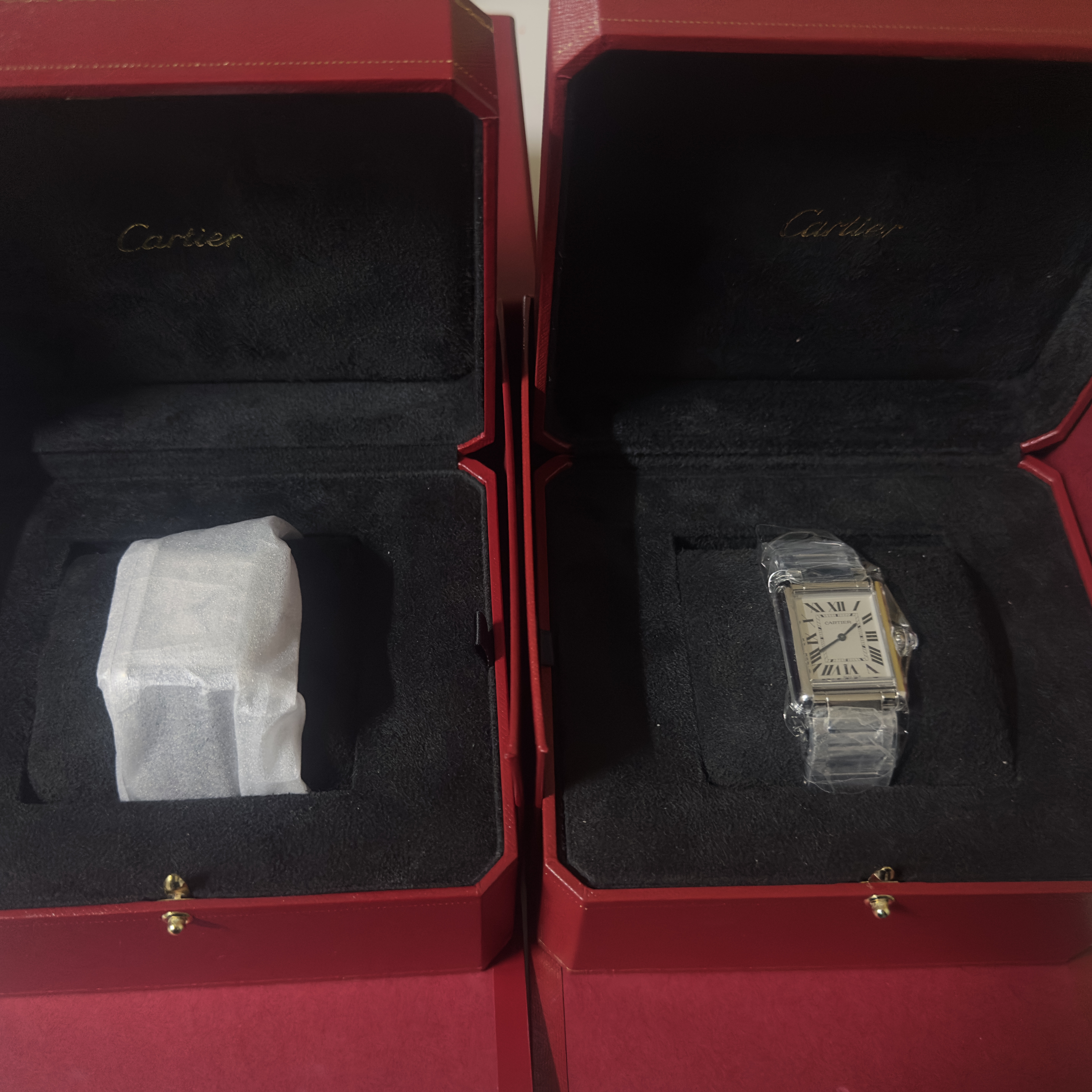 Cartier Tank Must Watch Large Quartz Steel Bracelet Steel, Cartier Tank Must Watch Small Quartz Steel Bracelet Steel 착용 스타일