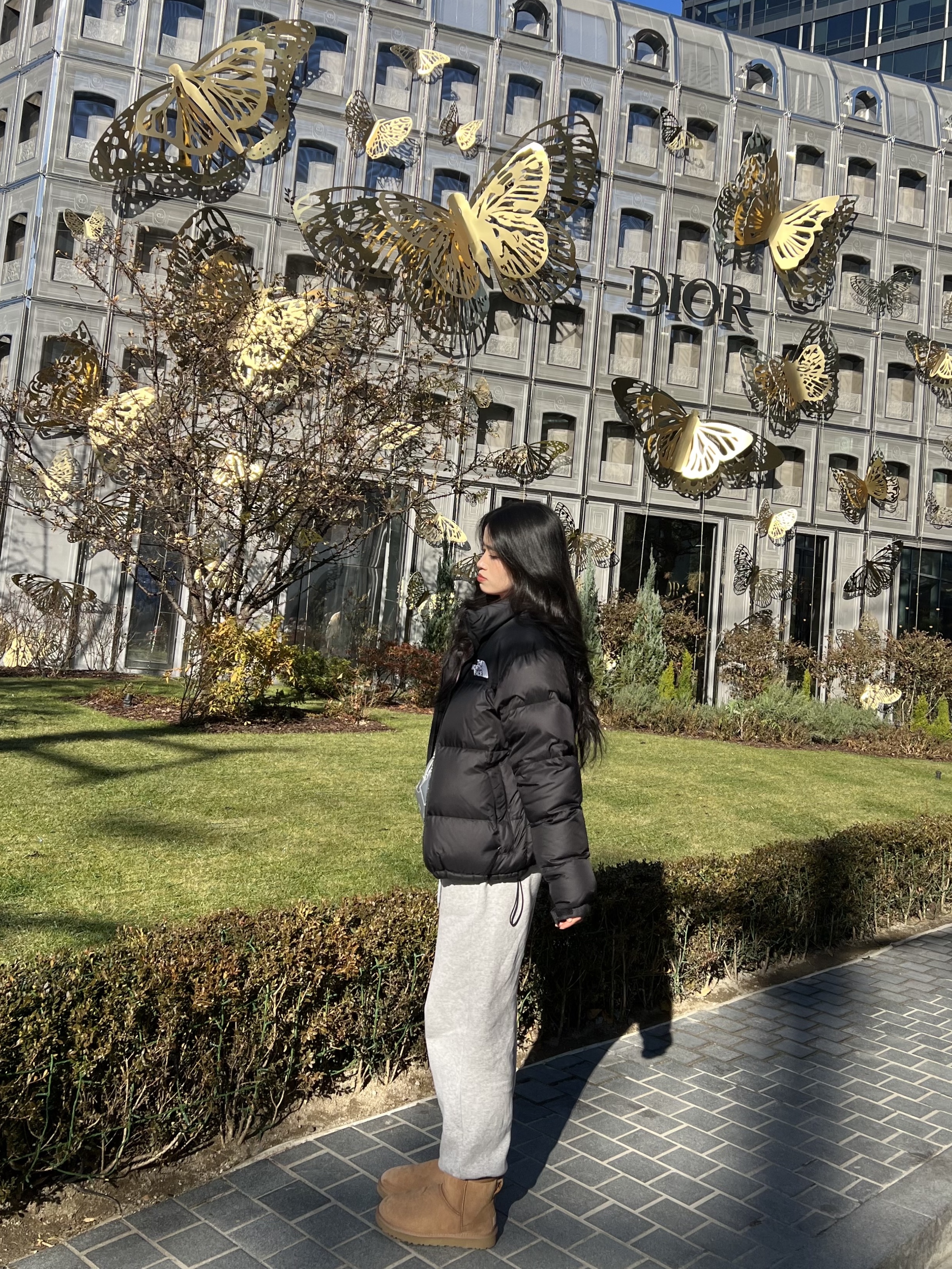 (W) UGG Classic Mini II Boots Chestnut, The North Face 1996 Eco Nuptse Jacket Black 착용 스타일 - 2