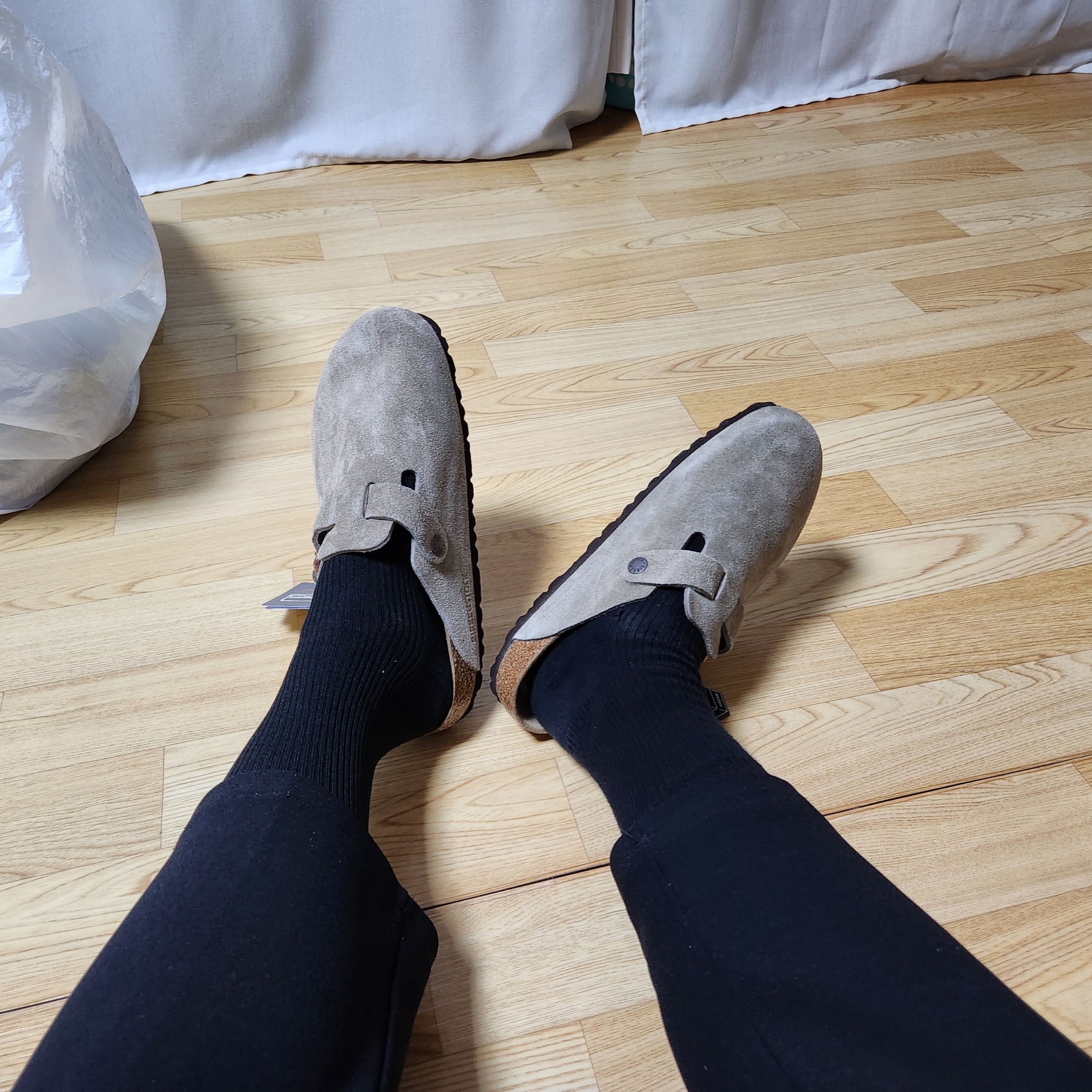 Birkenstock Boston Soft Footbed Taupe - Regular 착용 스타일