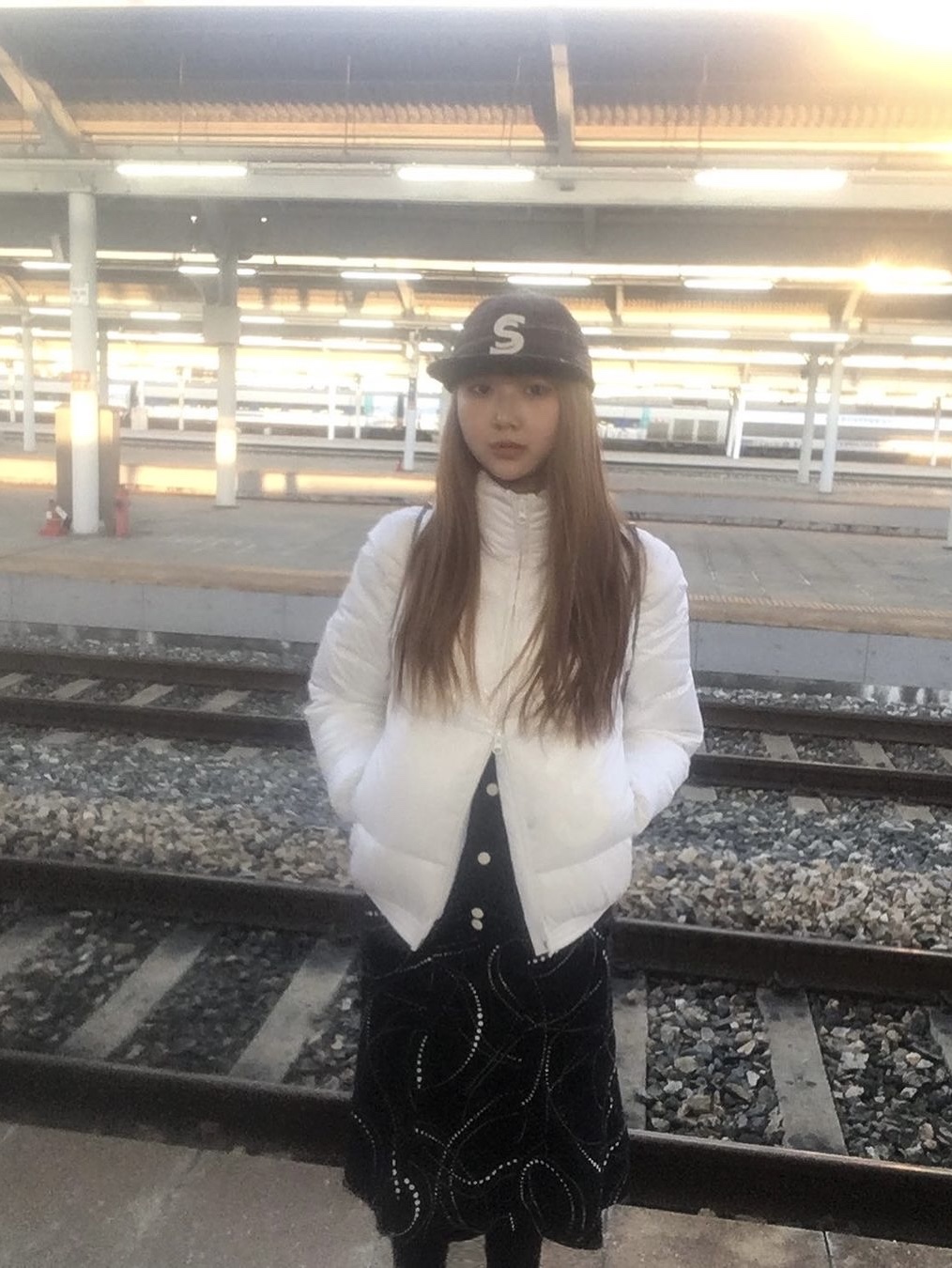 [KREAM 단독] Safarispot Women 1/2 Basic Safari Down Jacket White 착용 스타일