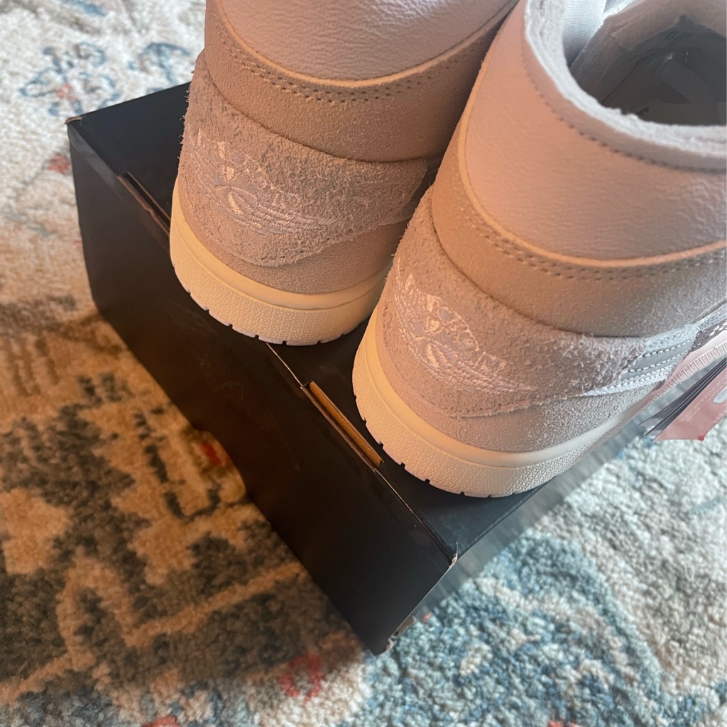 Jordan 1 Mid SE Craft White Light Orewood Brown 착용 스타일 - 3