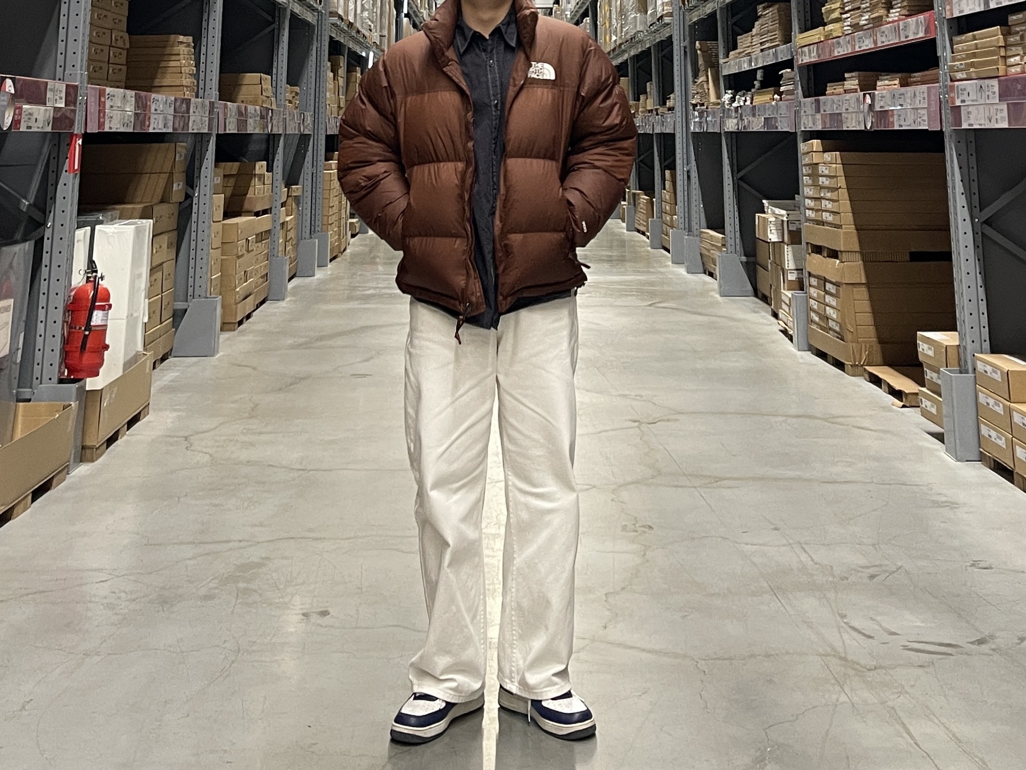 The North Face 1996 Retro Nuptse Jacket Dark Oak 착용 스타일