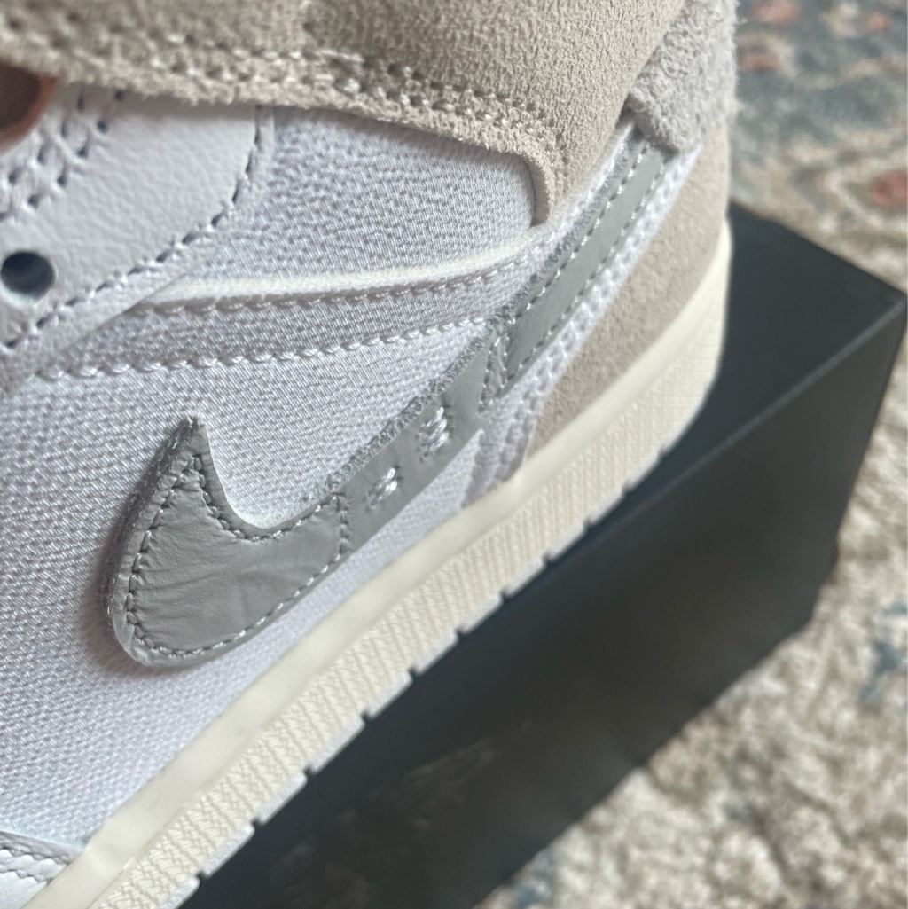 Jordan 1 Mid SE Craft White Light Orewood Brown 착용 스타일 - 4