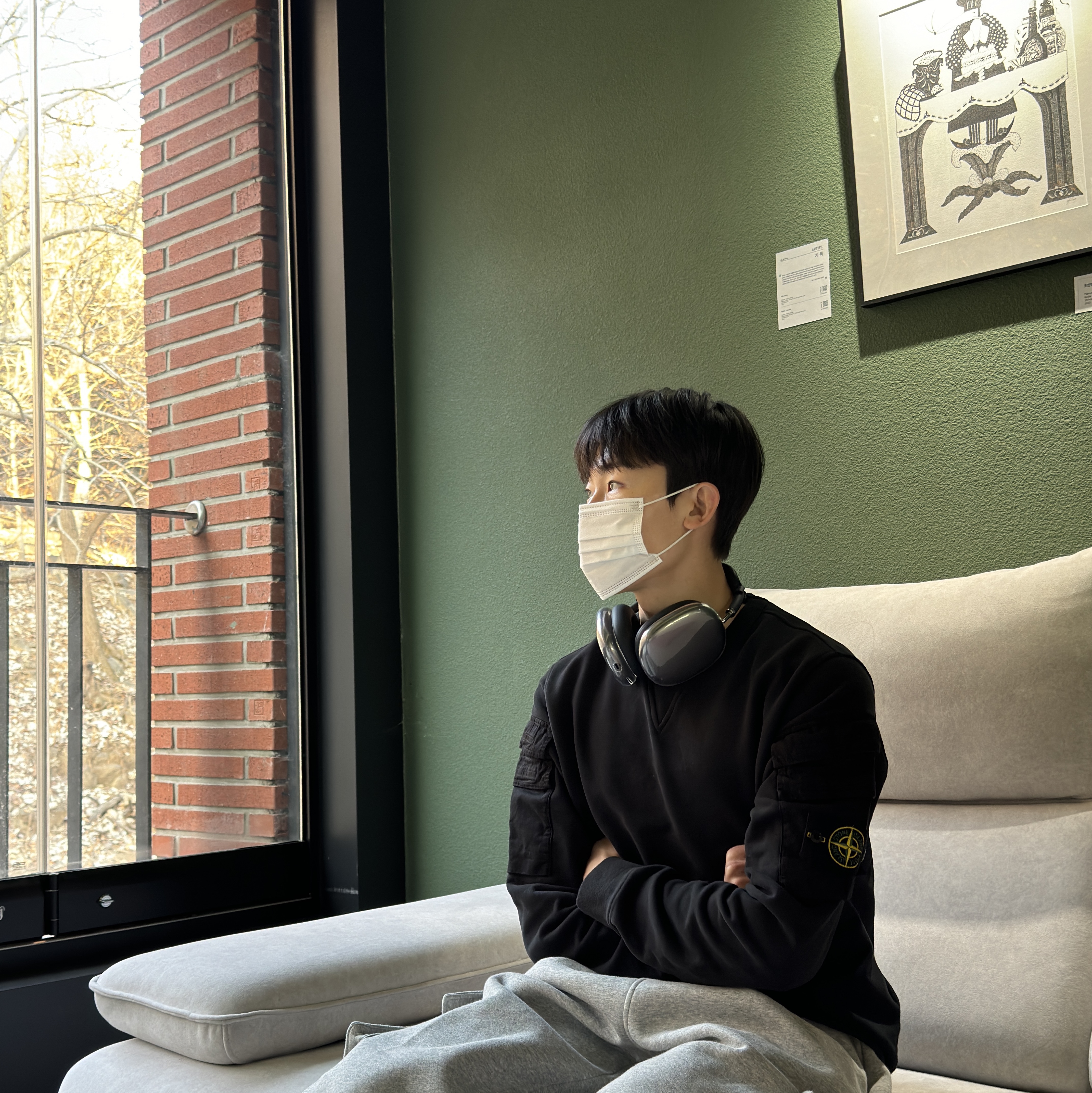 Stone Island 60577 Brushed Cotton Fleece Garment Dyed Double Pocket Crewneck Sweatshirt Black - 23FW, Apple AirPods Max Lightning Space Gray (Korean Ver.) 착용 스타일 - 1