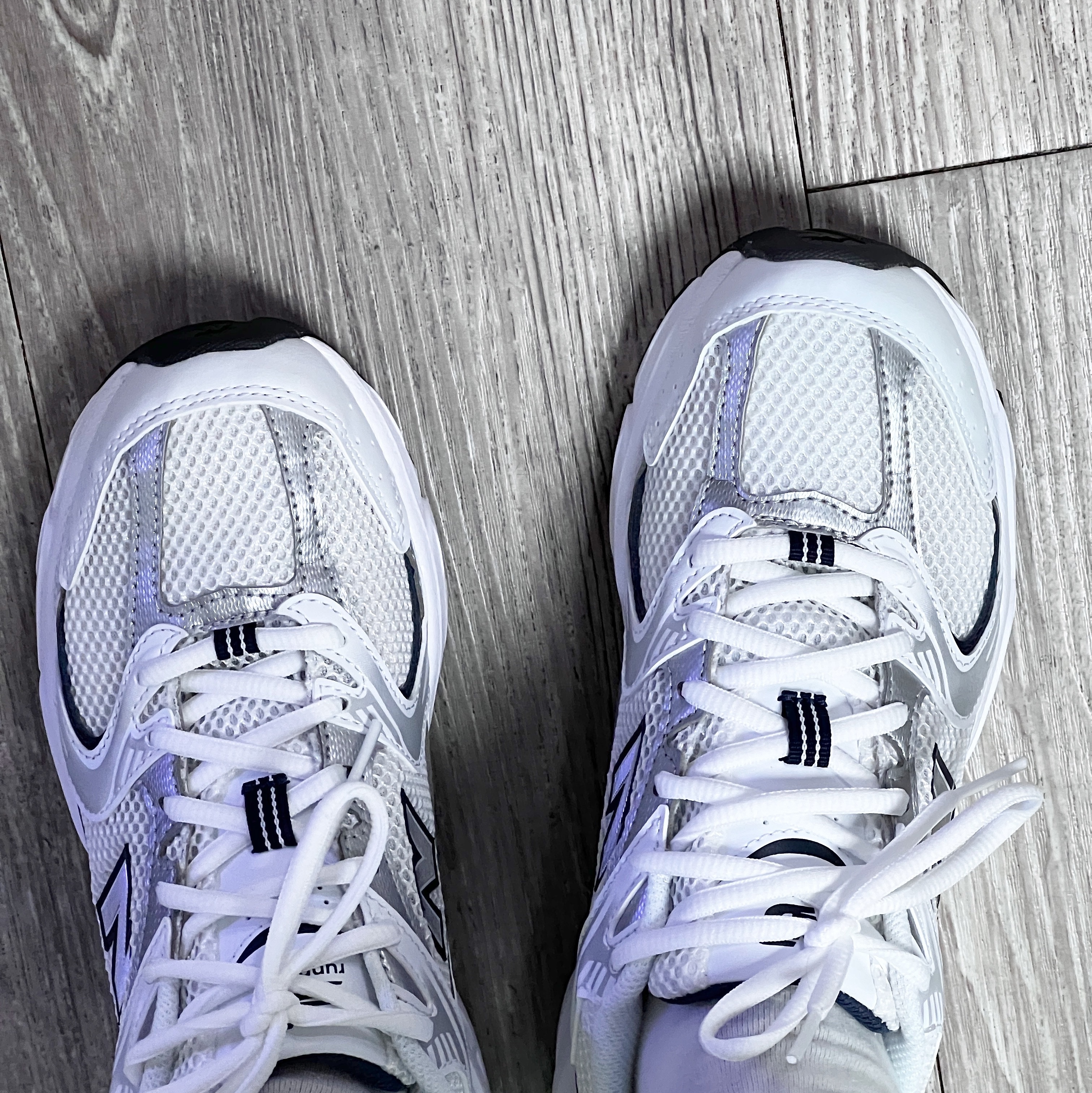 New Balance 530 White 착용 스타일 - 2