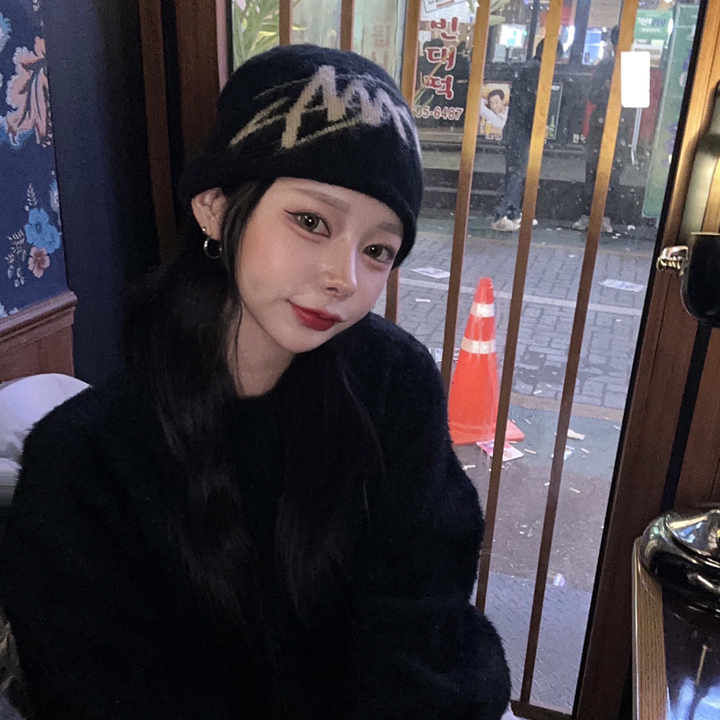 Stussy Brushed Out Stock Skullcap Beanie Black 착용 스타일