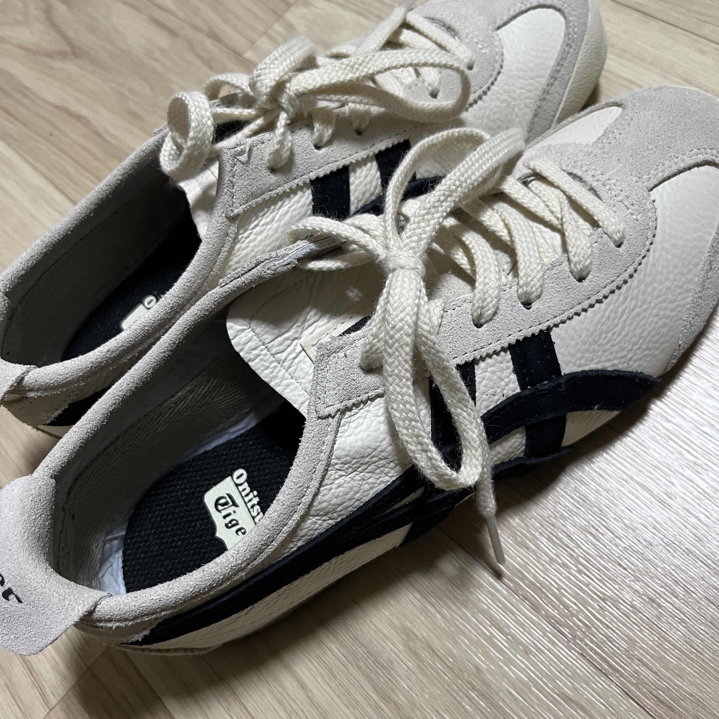 Onitsuka Tiger Mexico 66 Vintage White Black 착용 스타일
