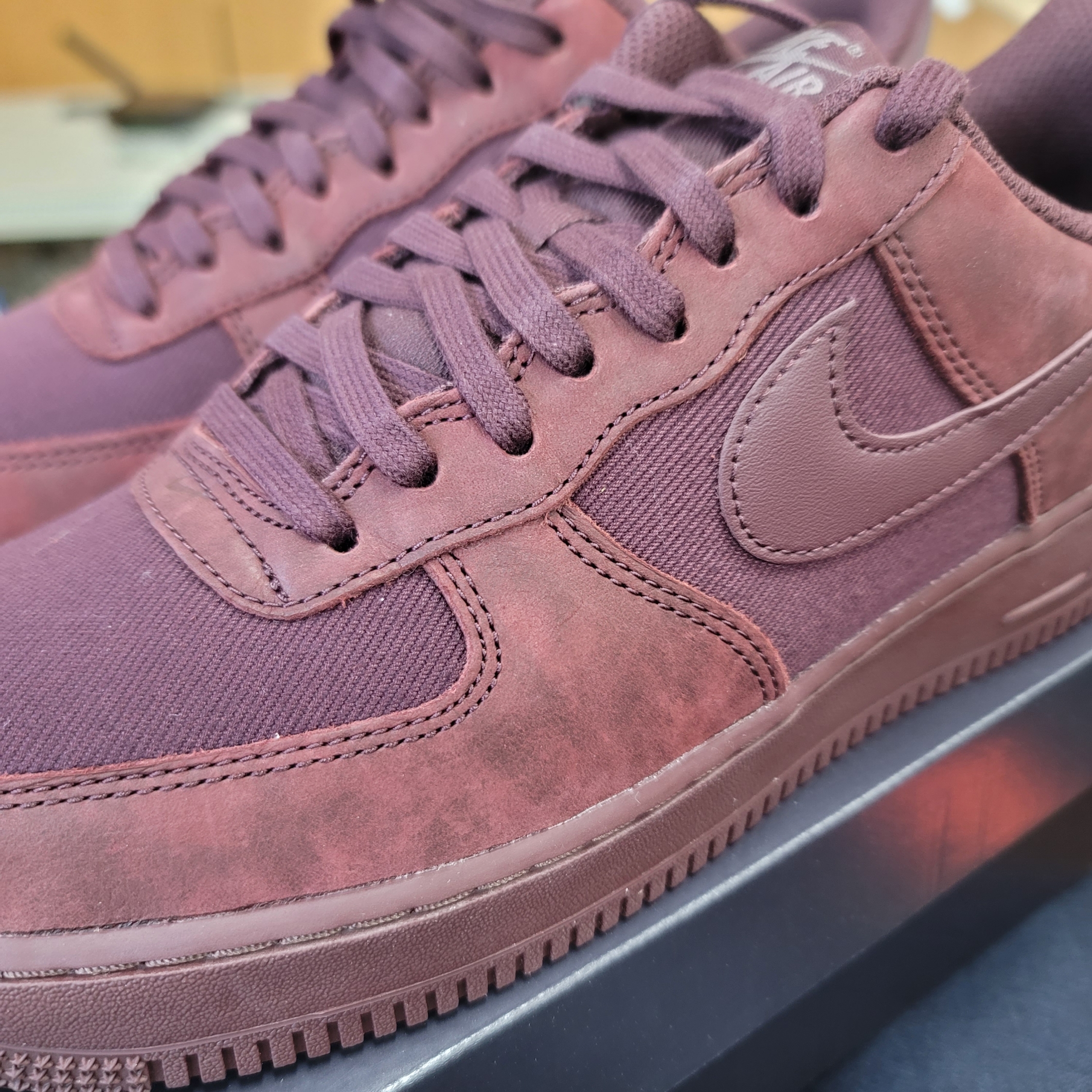 Nike Air Force 1 '07 LX Burgundy Crush 착용 스타일 - 1