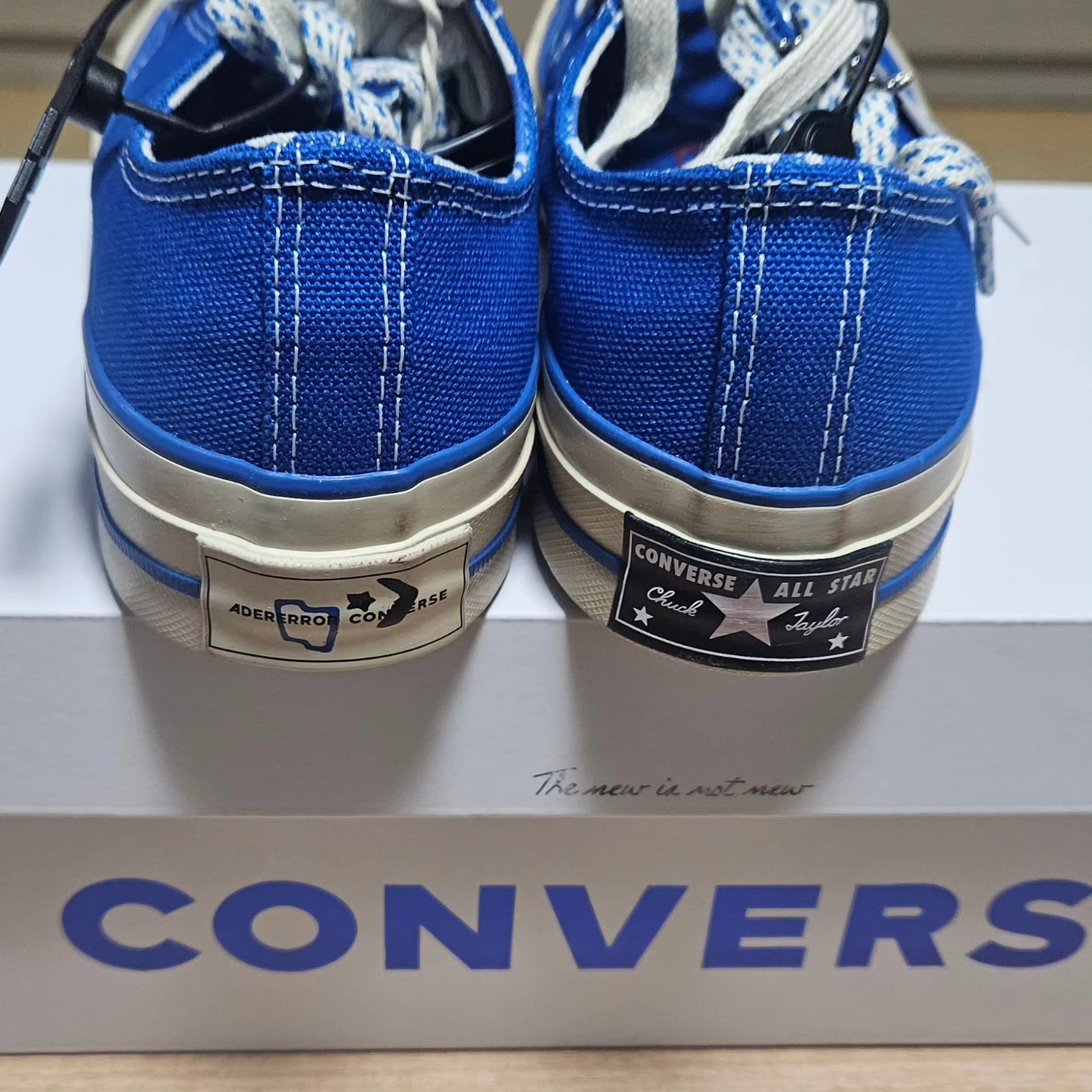 Converse x Ader Error Chuck 70 Ox Imperial Blue 착용 스타일 - 5