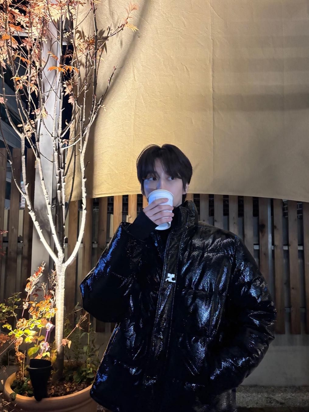 (W) Courreges Short Prism Nylon Puffer Black 착용 스타일 - 4