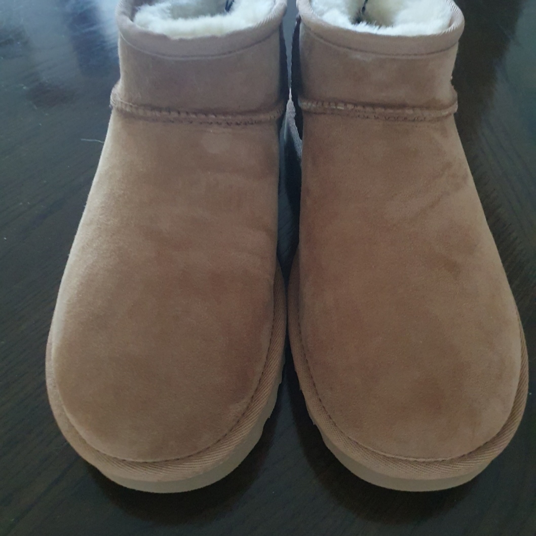 (W) UGG Classic Ultra Mini Boots Chestnut 착용 스타일 - 1