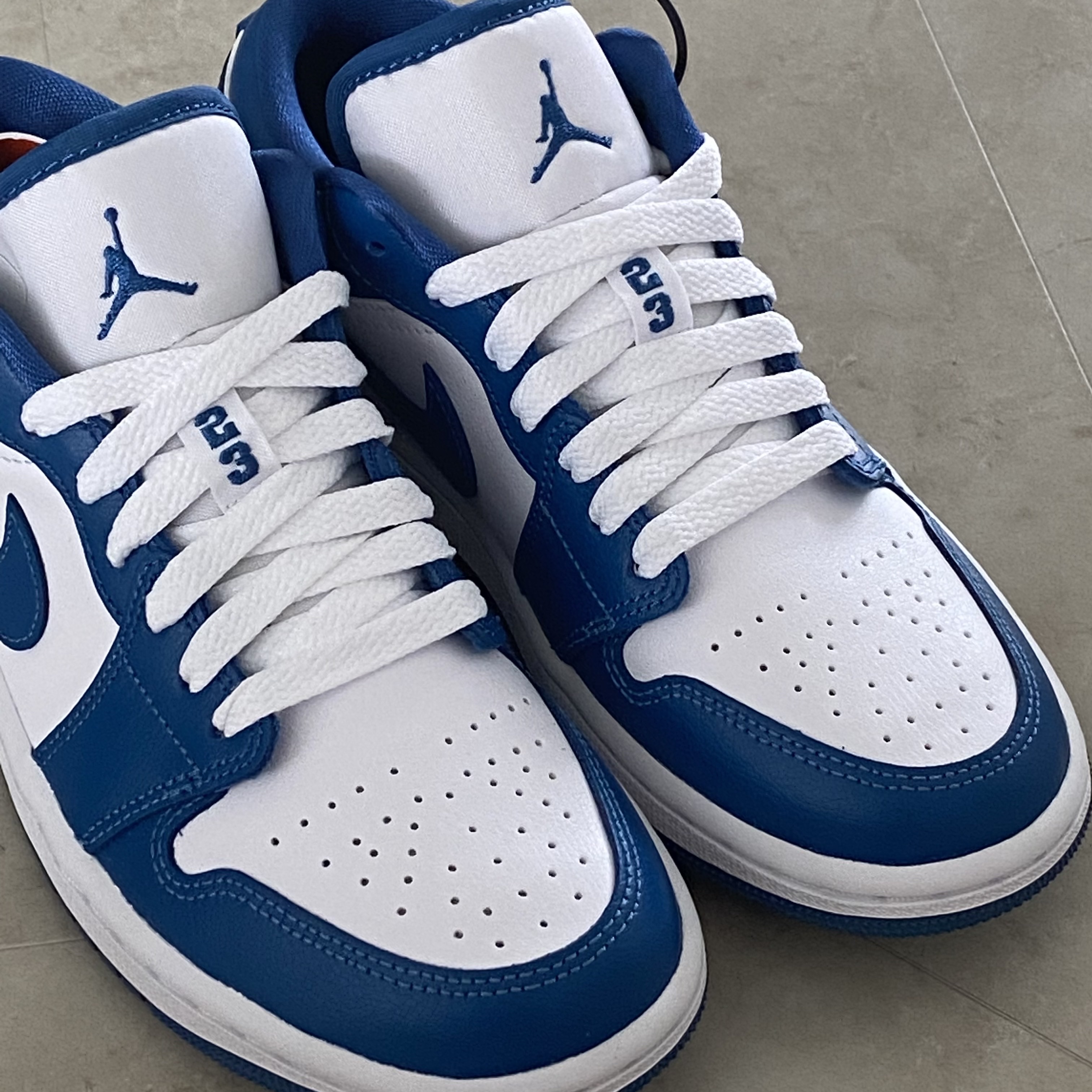(W) Jordan 1 Low White Dark Marina Blue 착용 스타일